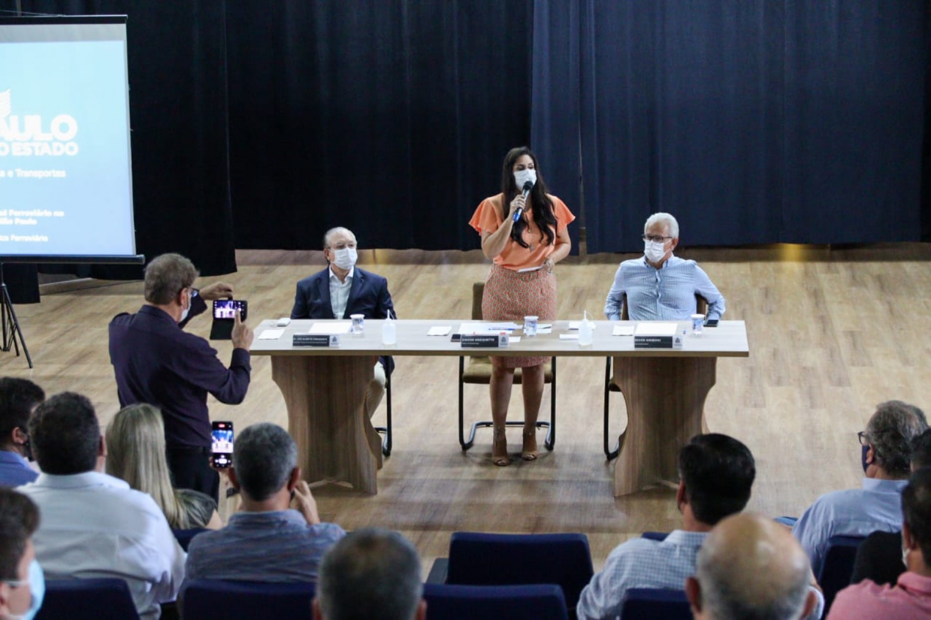 Reunião discutiu as vantagens da retomada do transporte ferroviário.