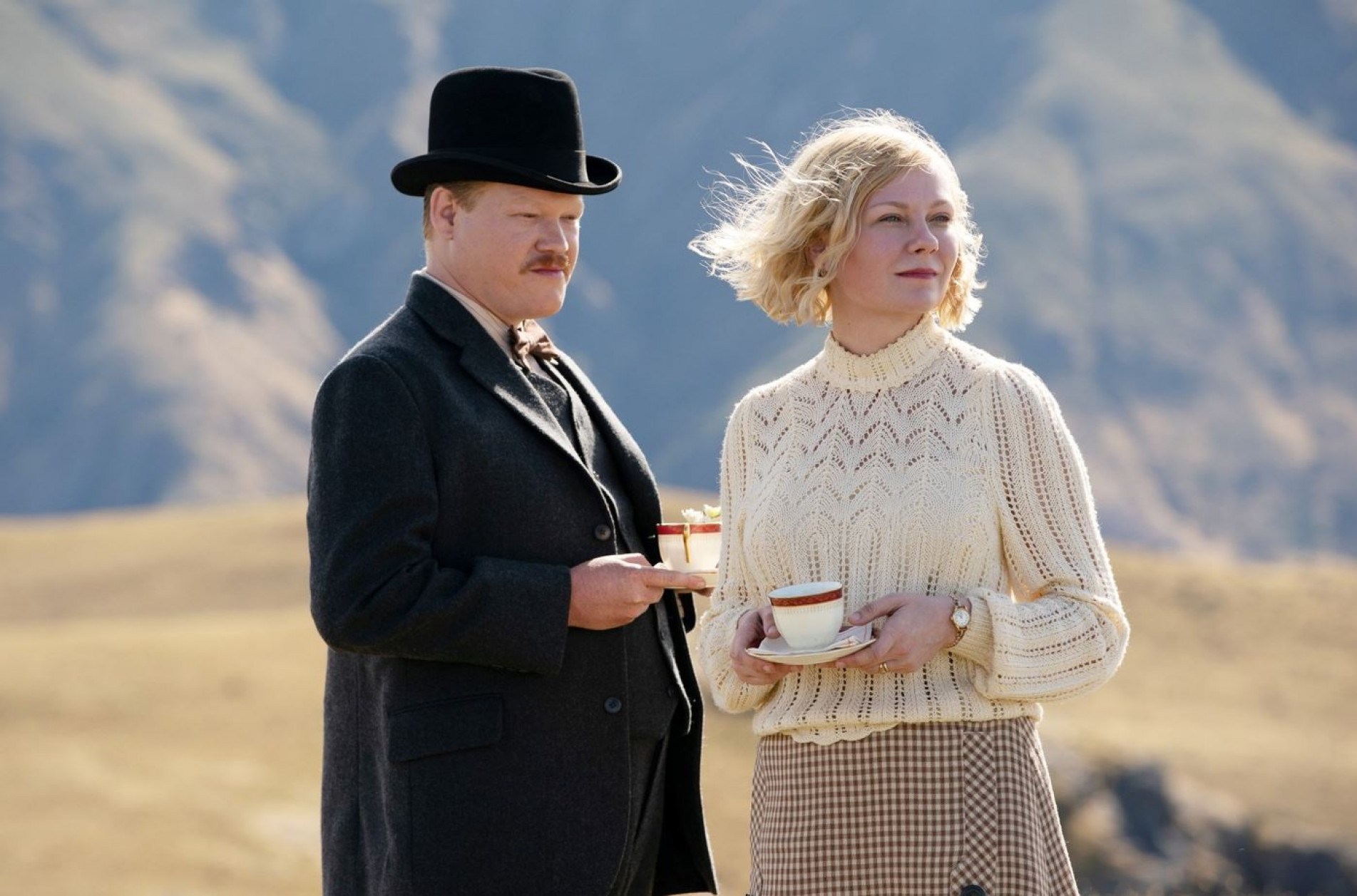 George (Jesse Plemons ) e Rose (Kirsten Dunst): casamento de pessoas maduras, contidas e virtuosas.