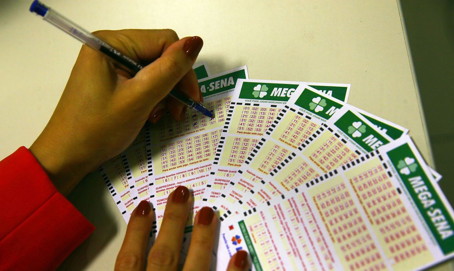 Lotéricas estão com 10 prêmios acumulados, totalizando R$ 323.600.000,00