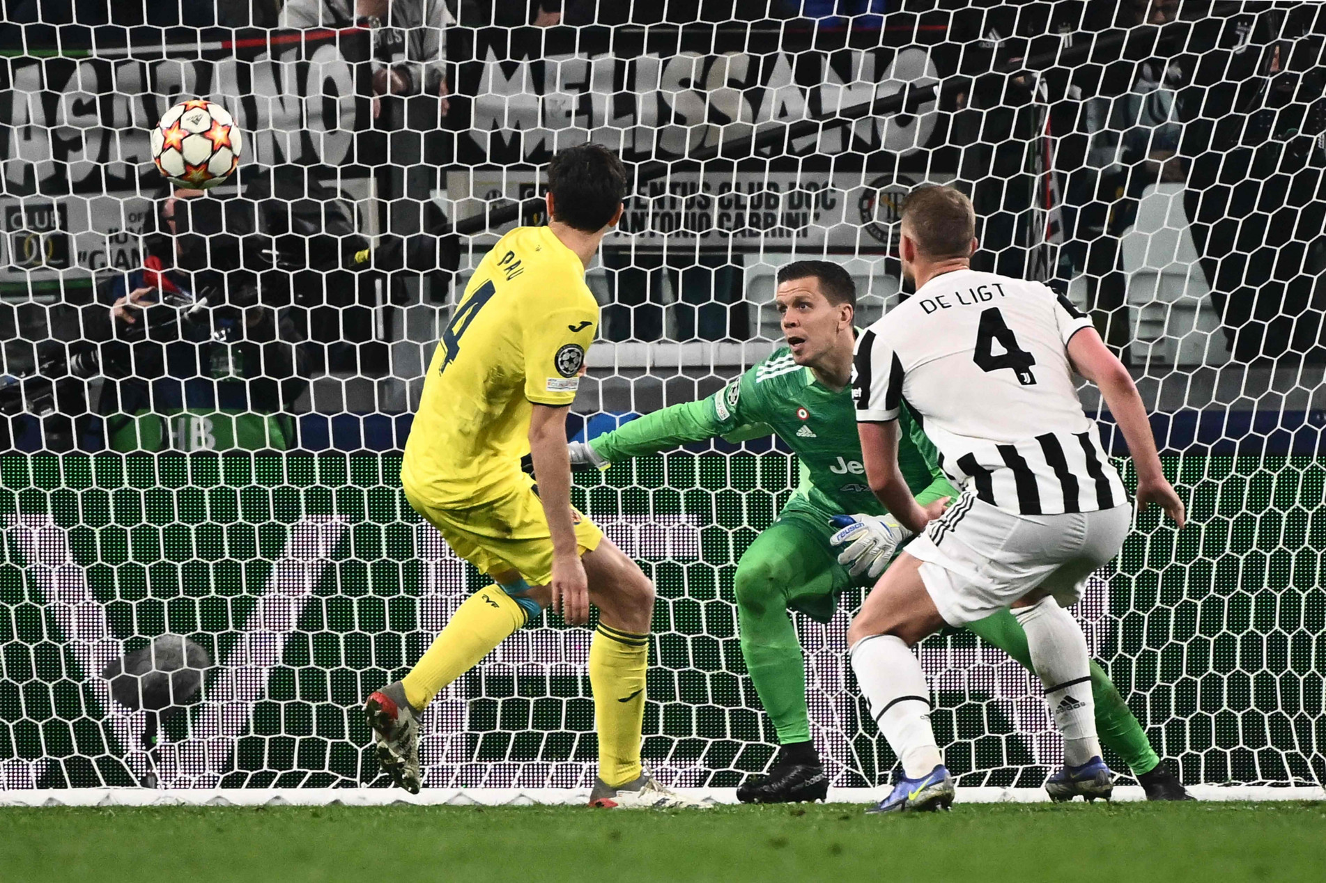 Pau Torres fez o segundo gol espanhol contra a Juventus.