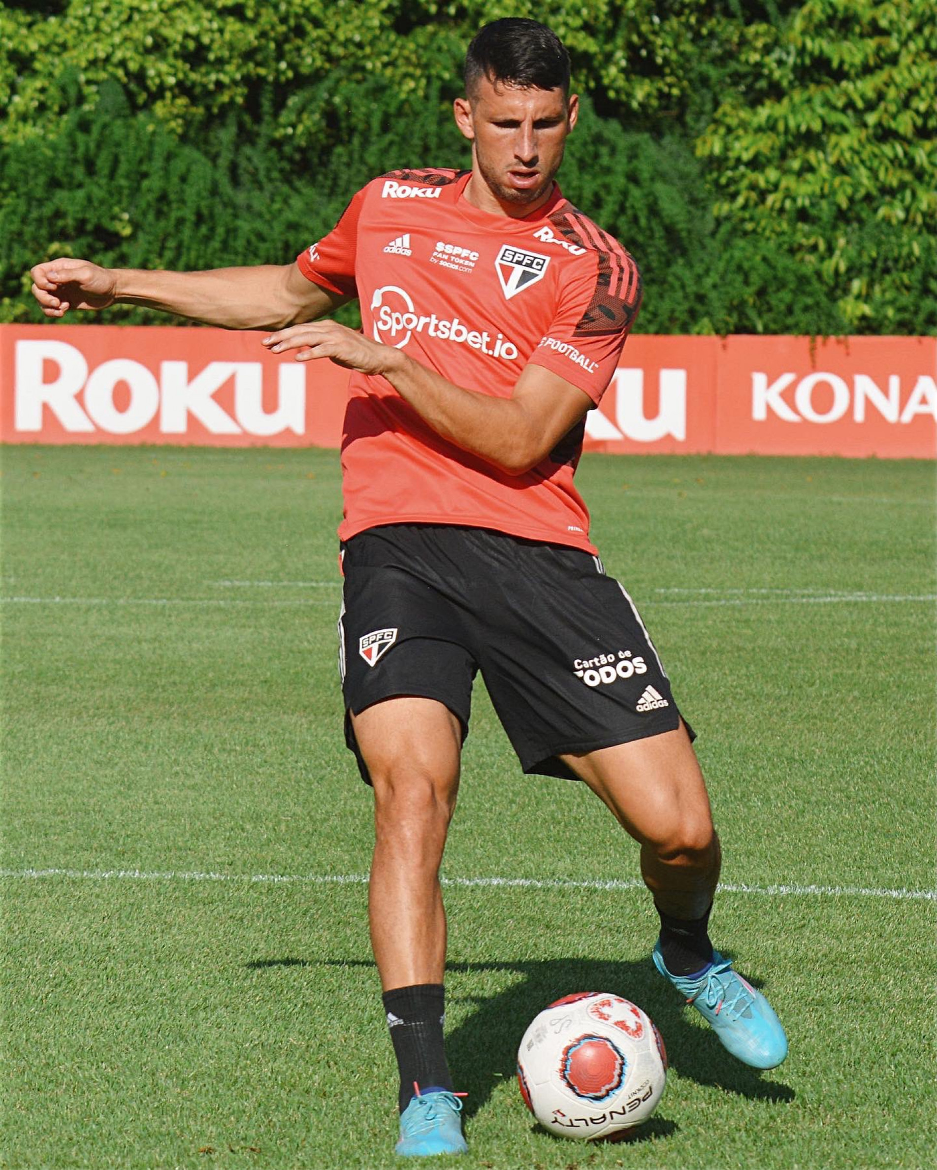 Calleri pode voltar ao time titular.