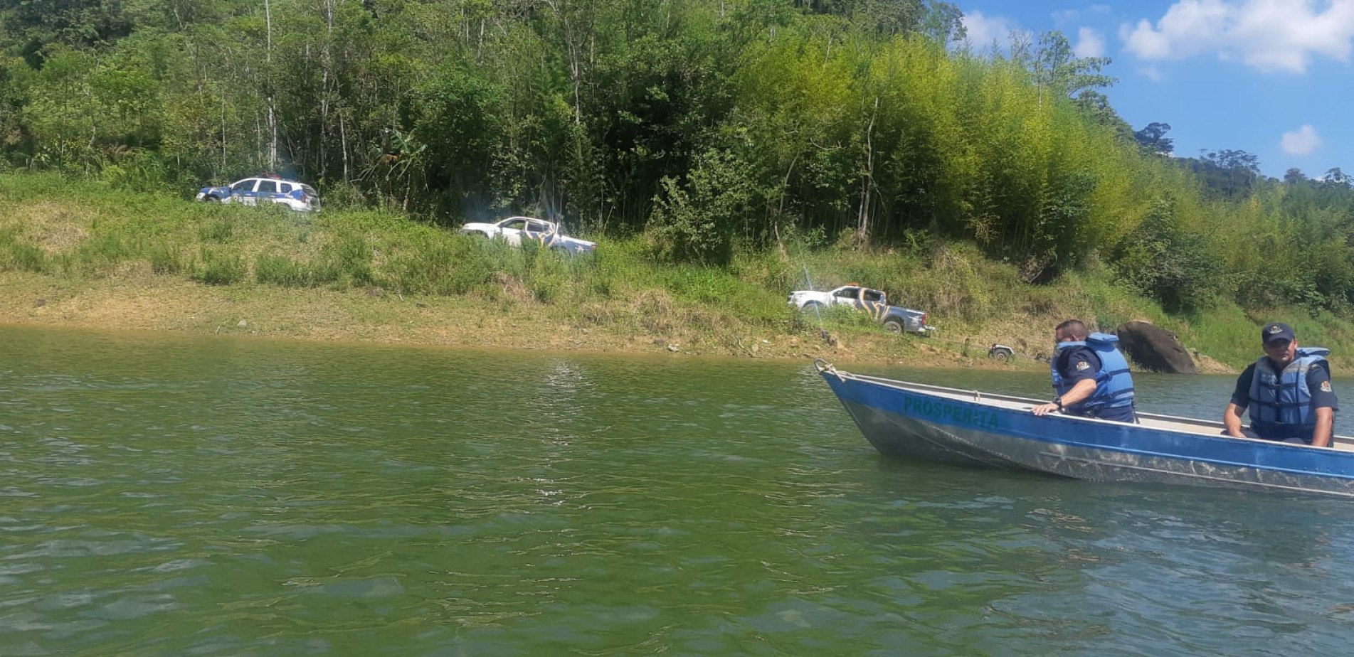 Para acessar o local, GCM utilizou um barco