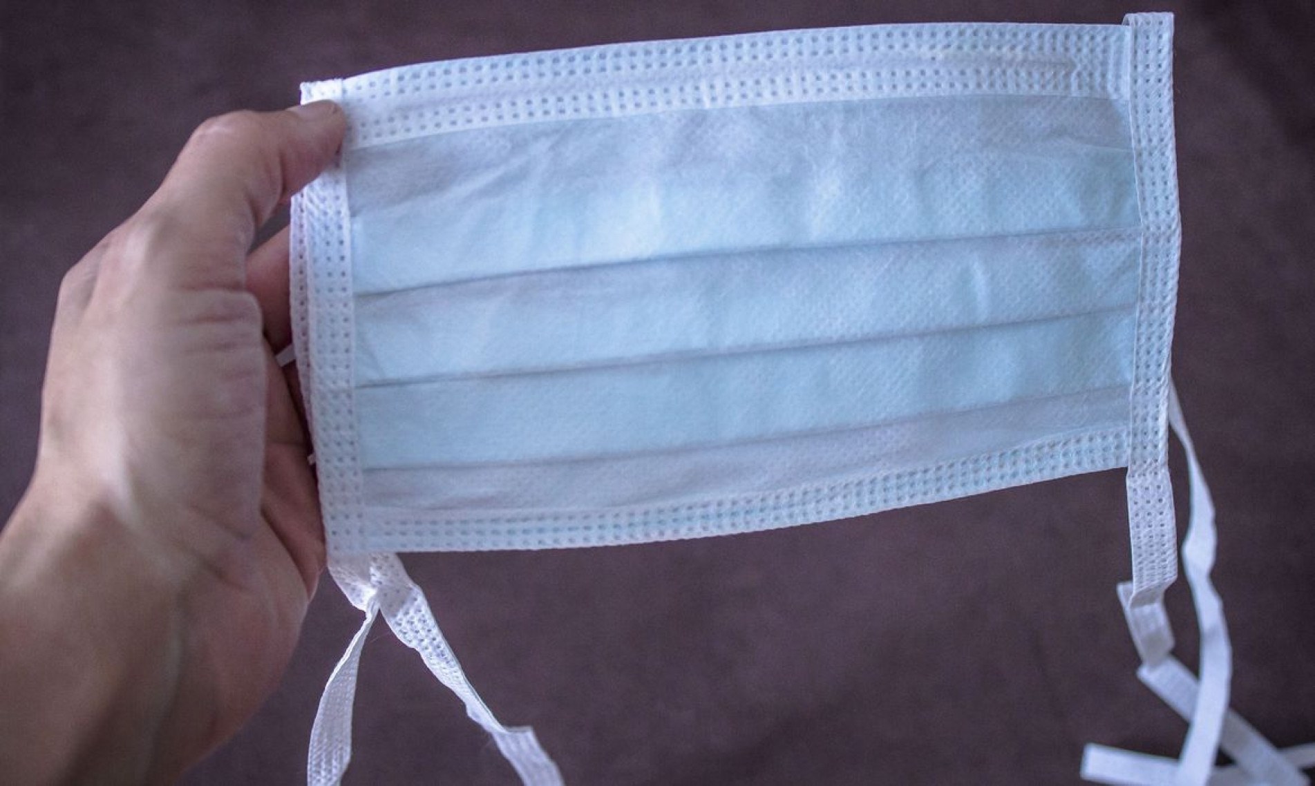 Médico explica ainda que o uso do item de proteção é fundamental para quem, por exemplo, tem algum familiar com doença crônica.