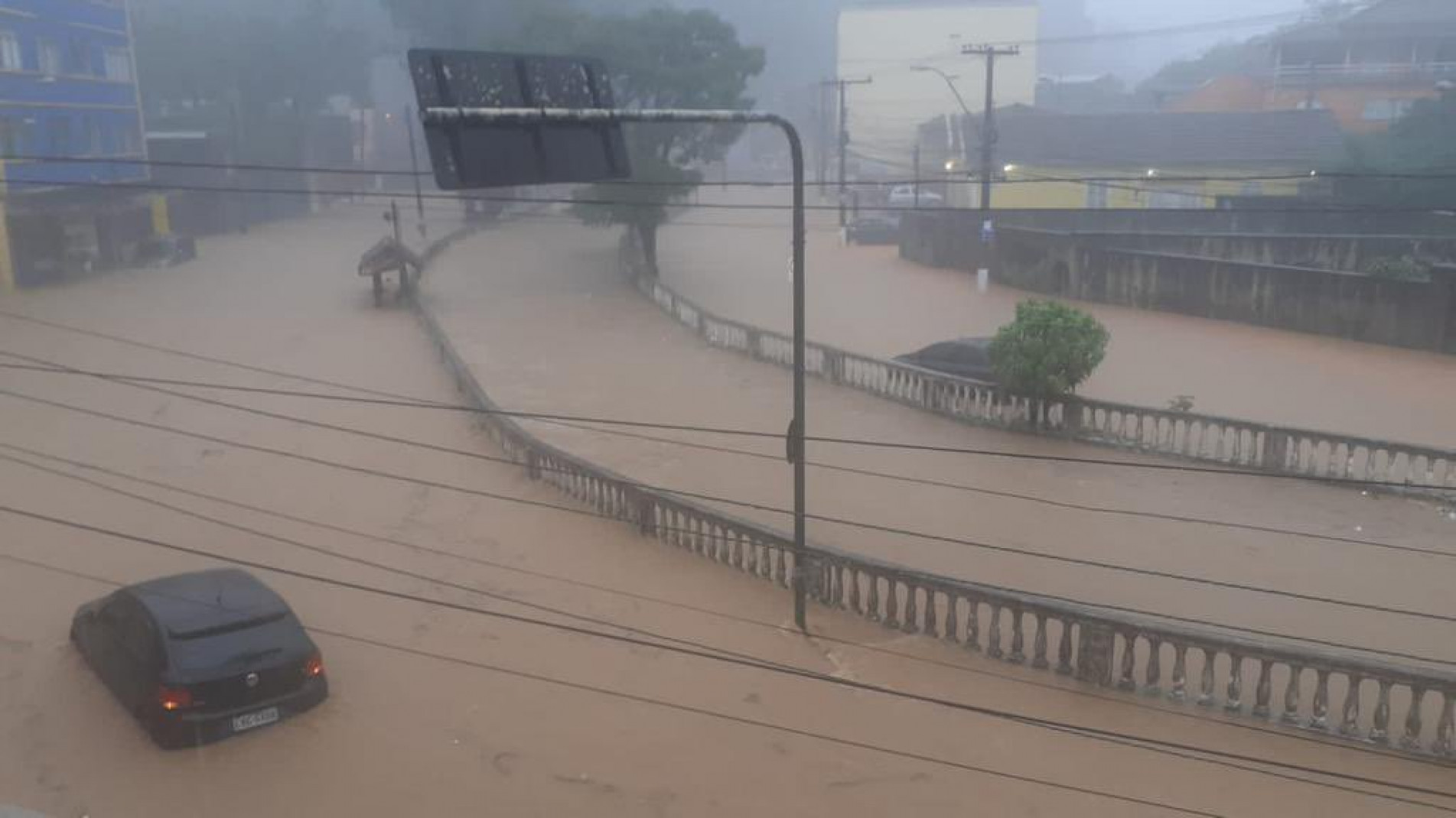 A nova chuva atingiu a cidade neste domingo (20)