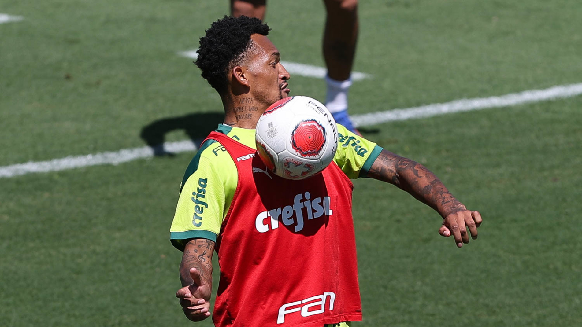 Jailson (foto) assume lugar de Gómez, com a seleção paraguaia.
