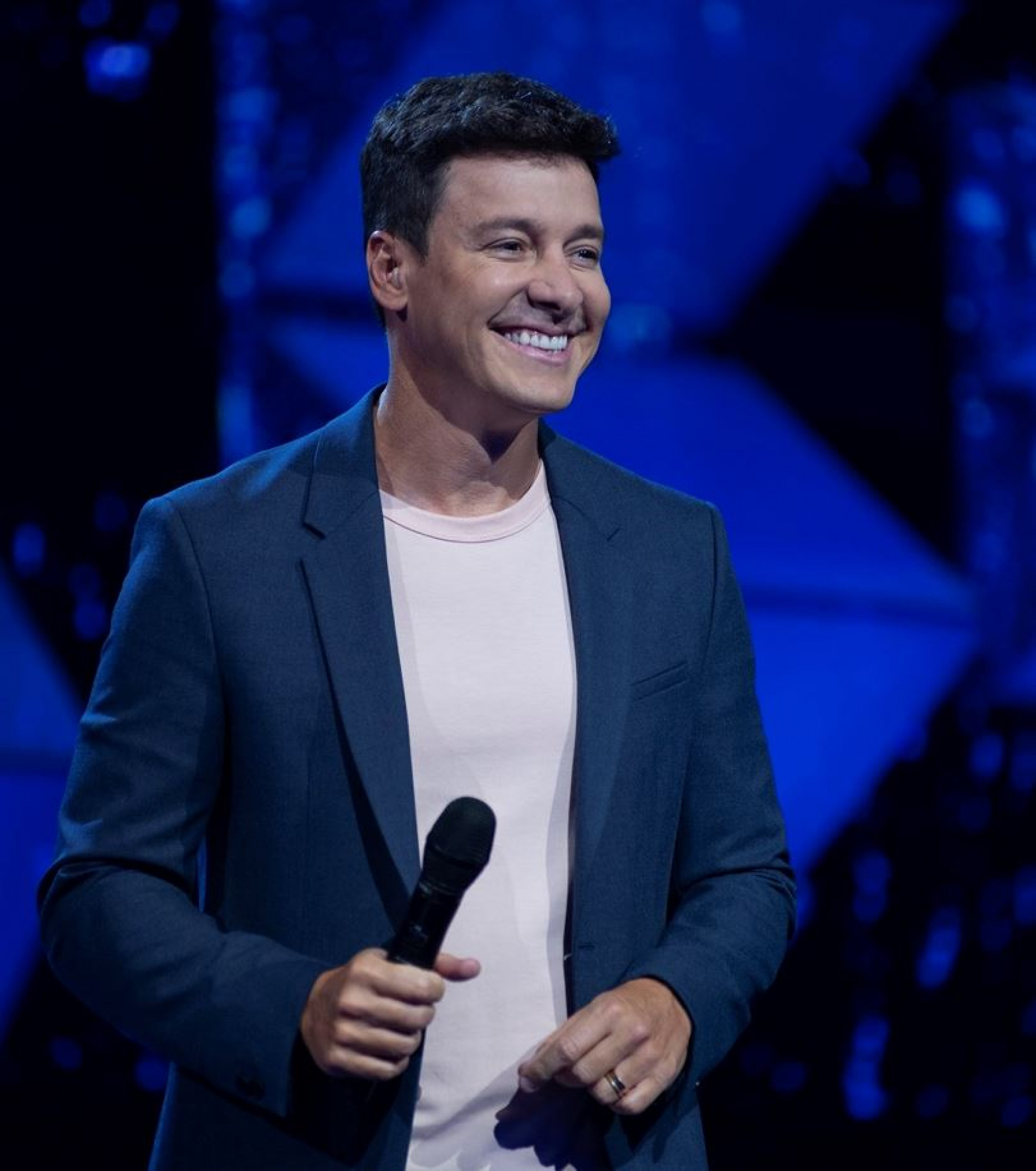 Rodrigo Faro conduzirá o programa.