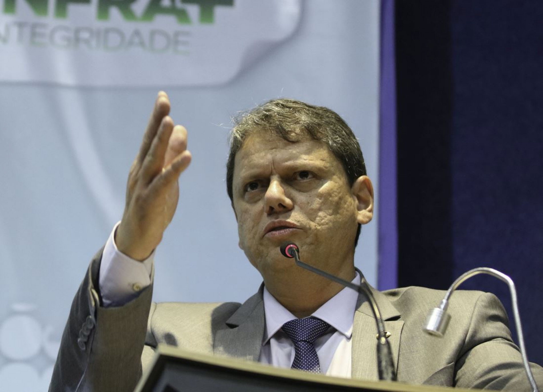 O ministro da Infraestrutura, Tarcísio Gomes de Freitas.