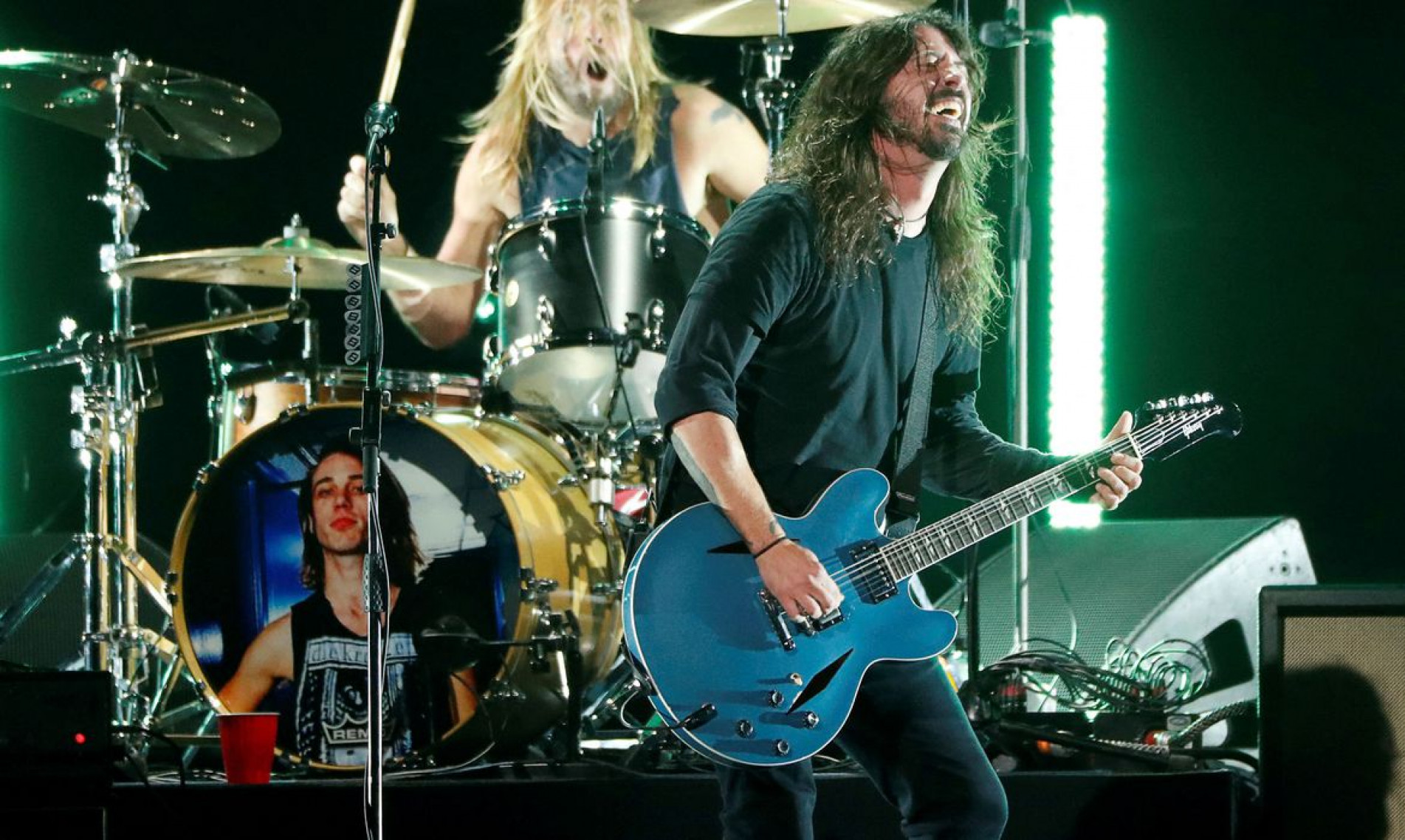 Baterista do Foo Fighters, Taylor Hawkins, morre em turnê, na Colômbia