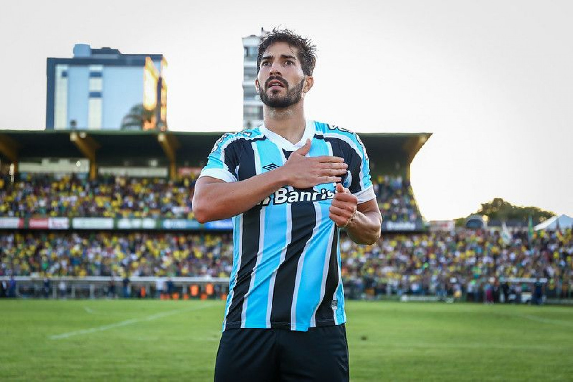Volante Lucas Silva.