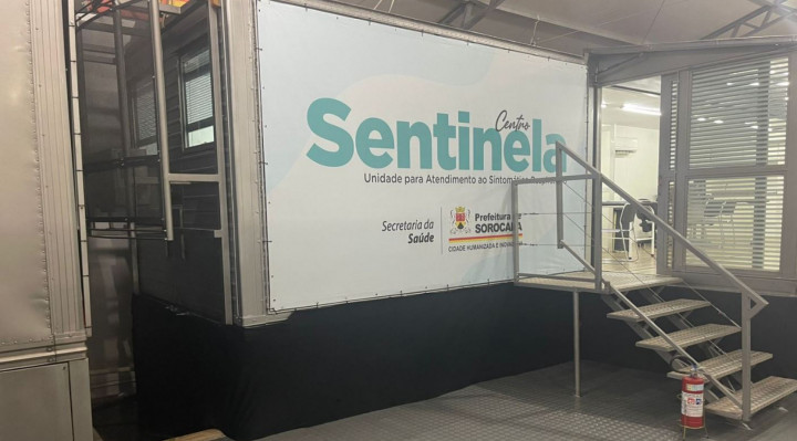 Nas megacarretas, tamb&eacute;m s&atilde;o realizadas testagens r&aacute;pidas de Covid-19.