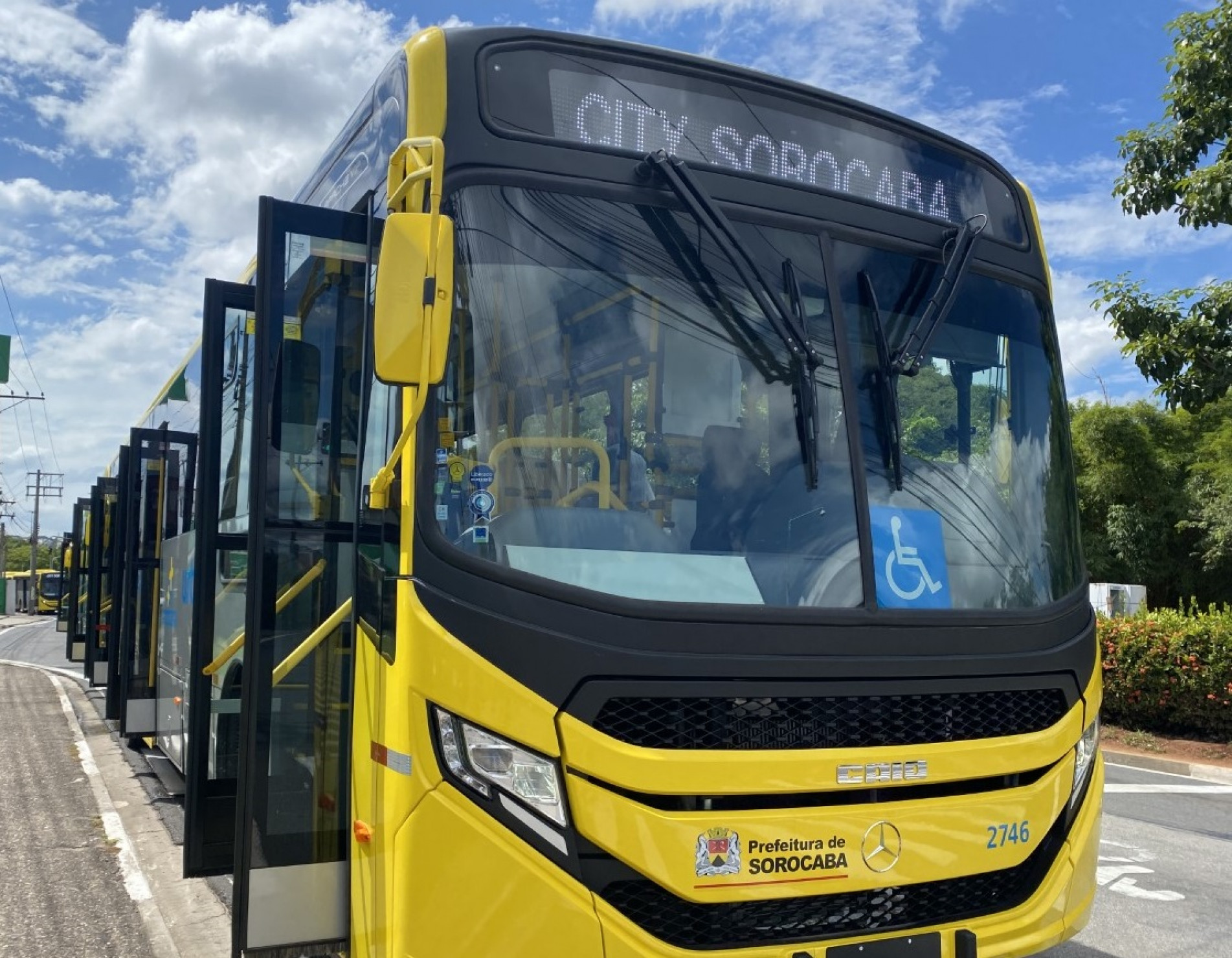 Prefeitura de Sorocaba entrega 35 novos ônibus para o transporte coletivo.