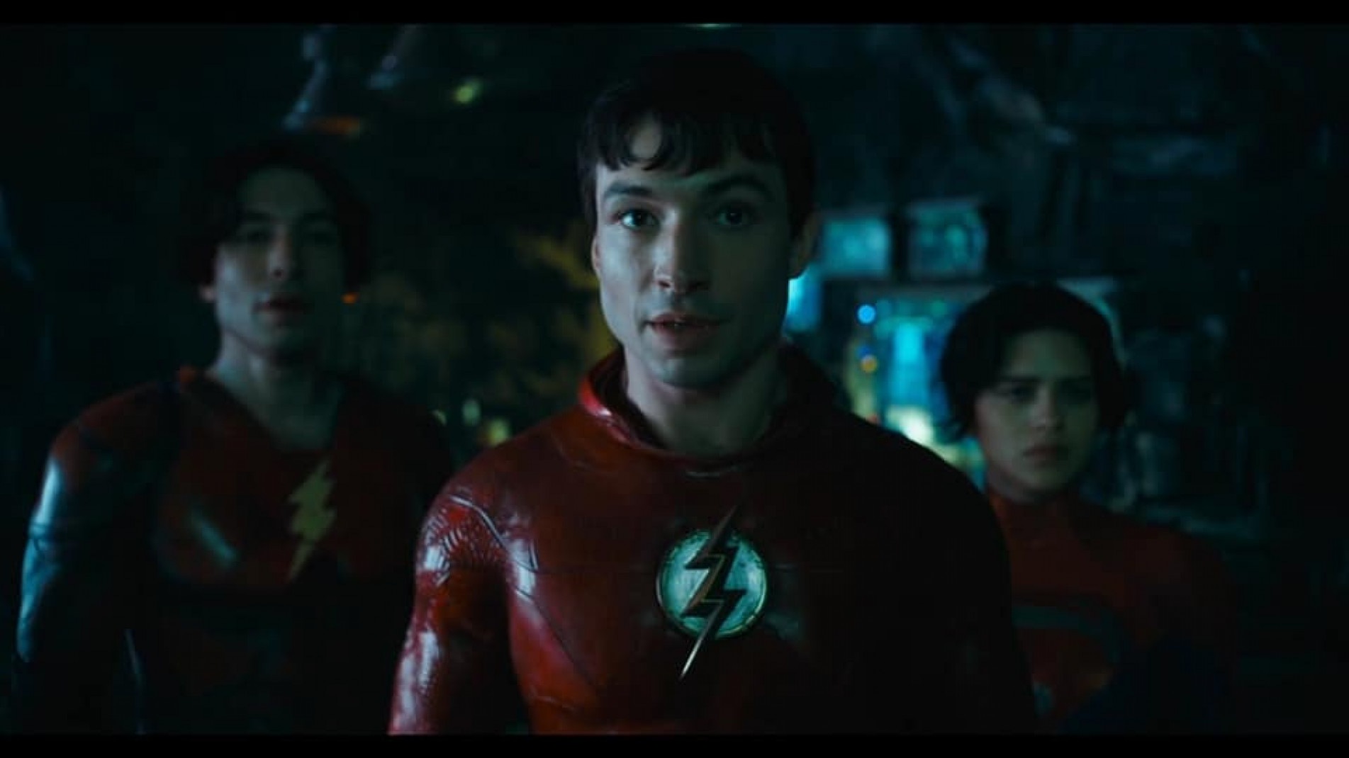 Ezra é o astro de The Flash