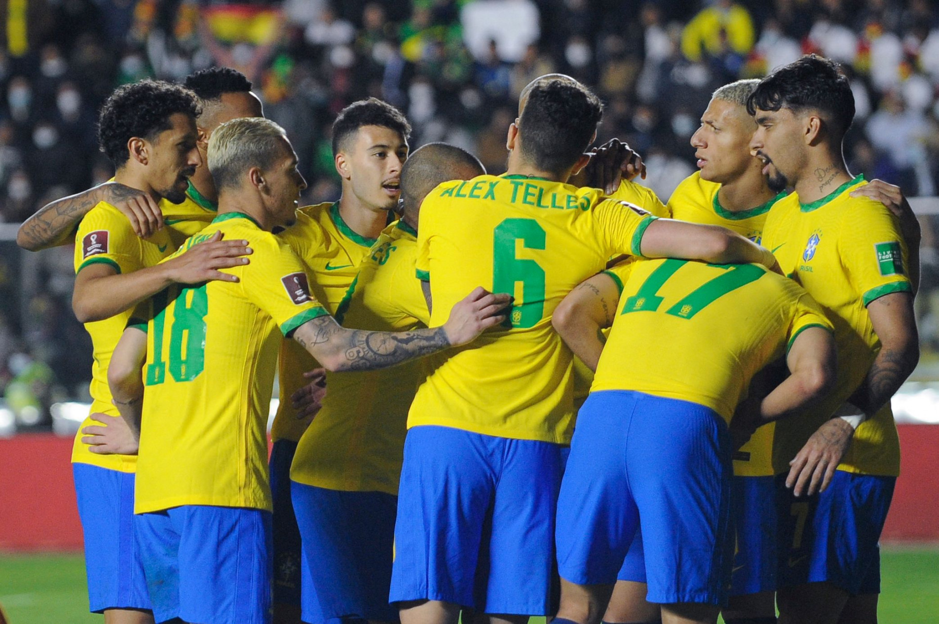 A garotada do Brasil jogou fácil em La Paz e quem entrou mostrou que tem condições de ir à Copa.