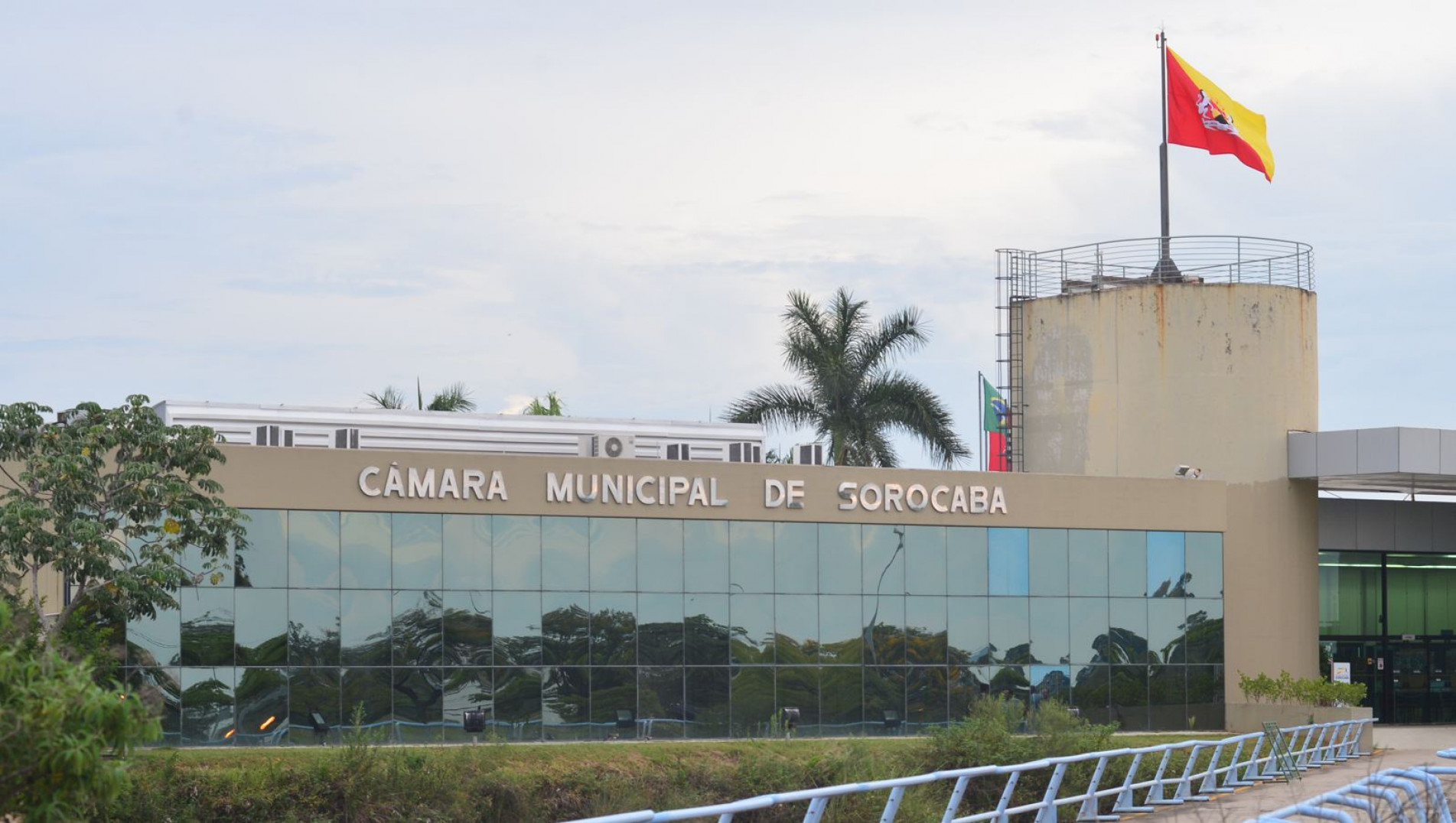 Fachada da Câmara Municipal de Sorocaba.