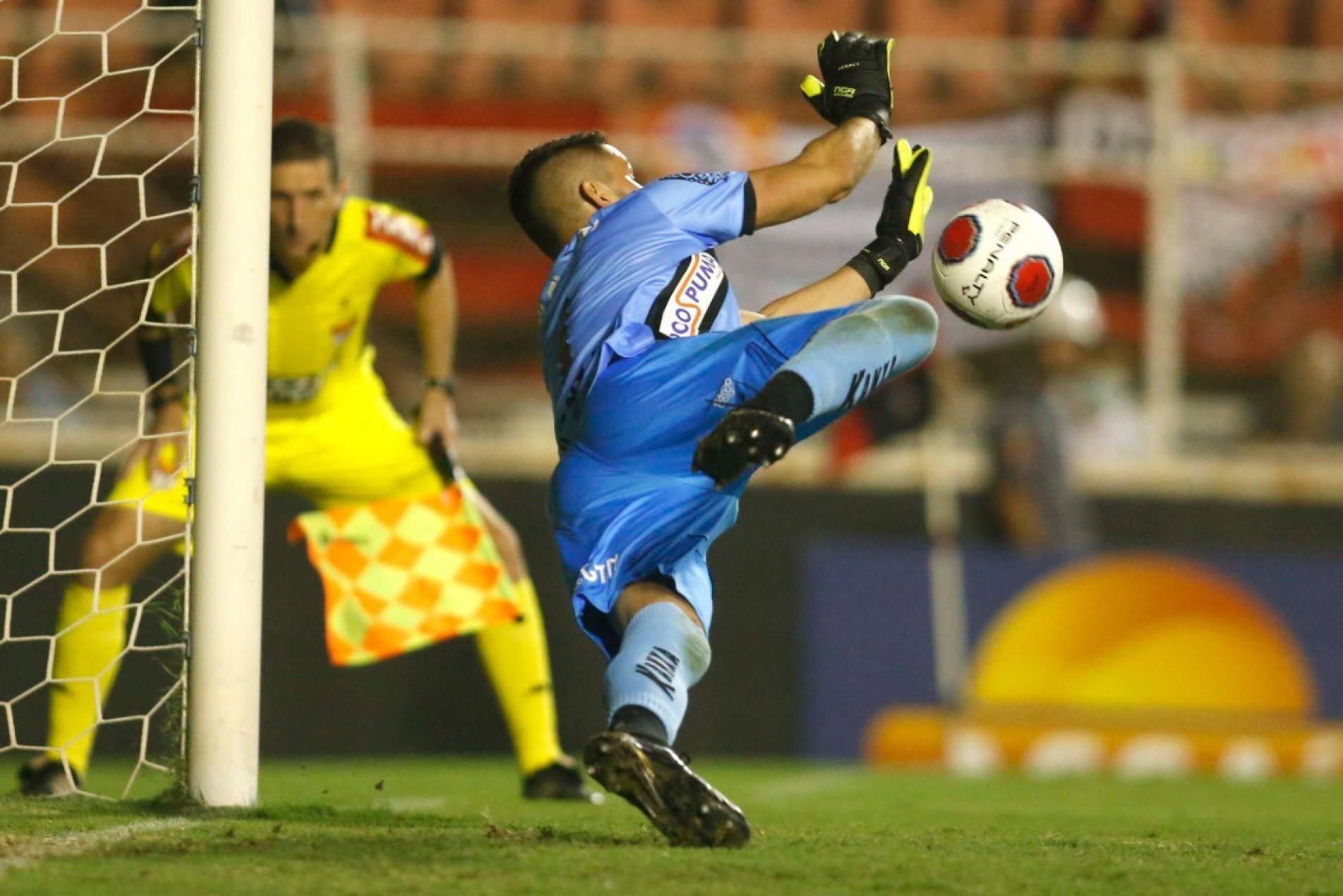 O Ituano se classificou para a final do Troféu do Interior ao bater o Água Santa por 3 a 2