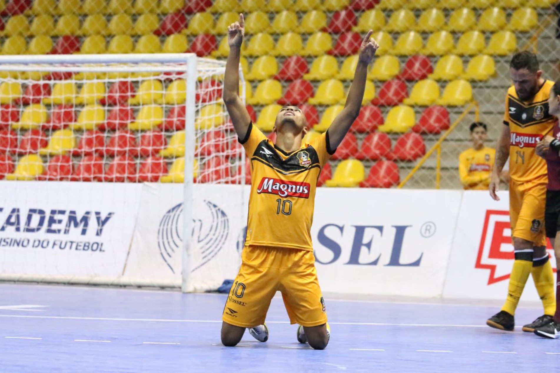Em sua estreia na LNF, o Magnus venceu o Umuarama por 2 a 1 