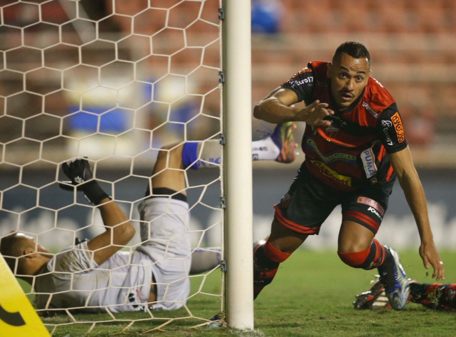 Galo eliminou o Água Santa na semifinal.