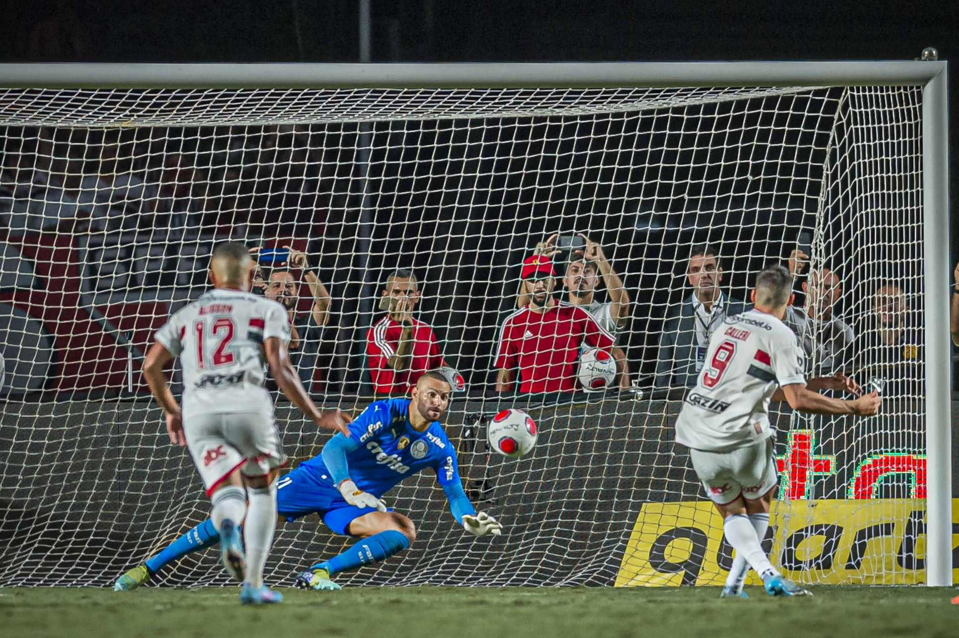 São Paulo 3 x 1 Palmeiras: Calleri faz dois e São Paulo abre vantagem