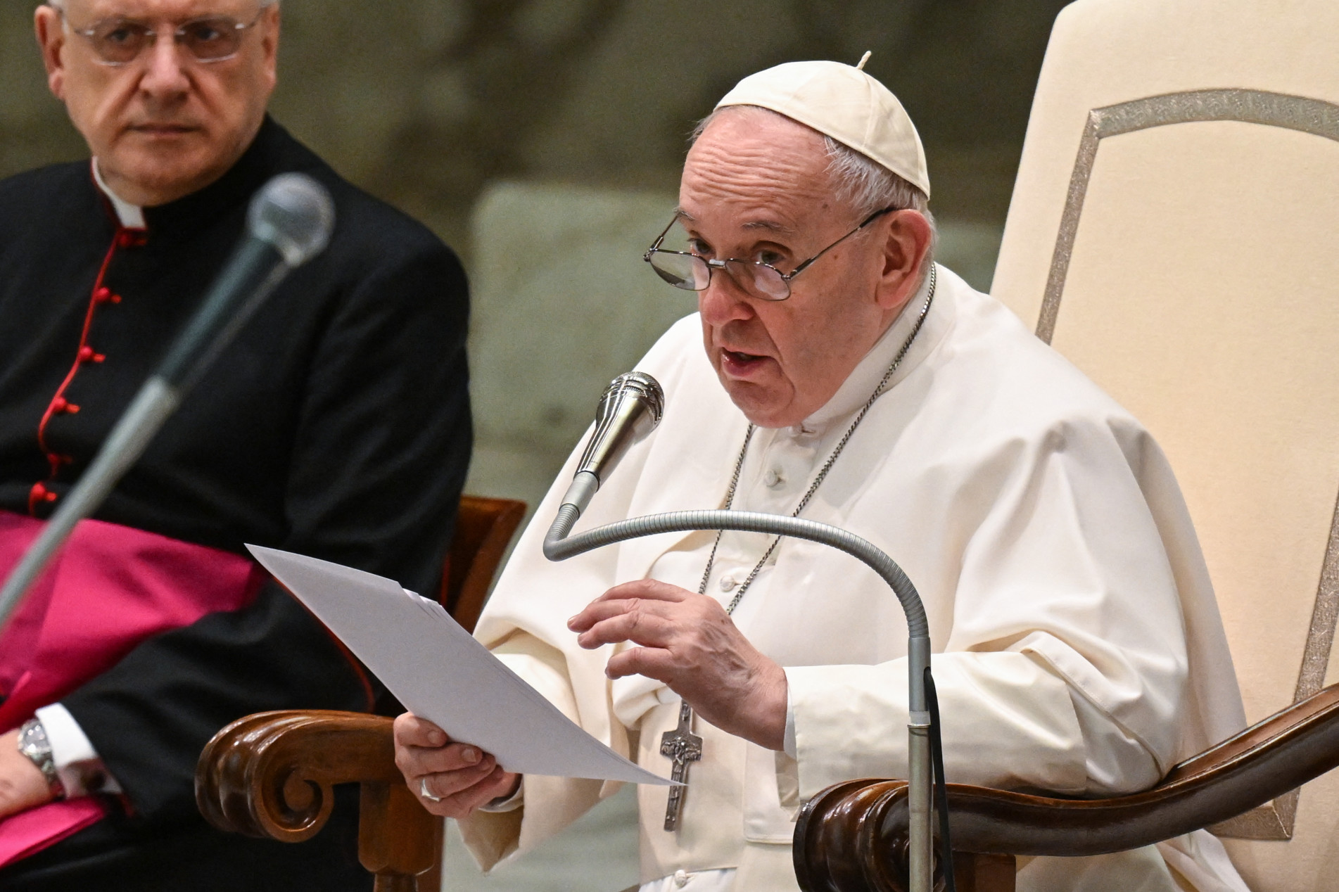 Papa Francisco pediu perdão pelos abusos sexuais contra indígenas cometidos em internatos católicos canadenses 
