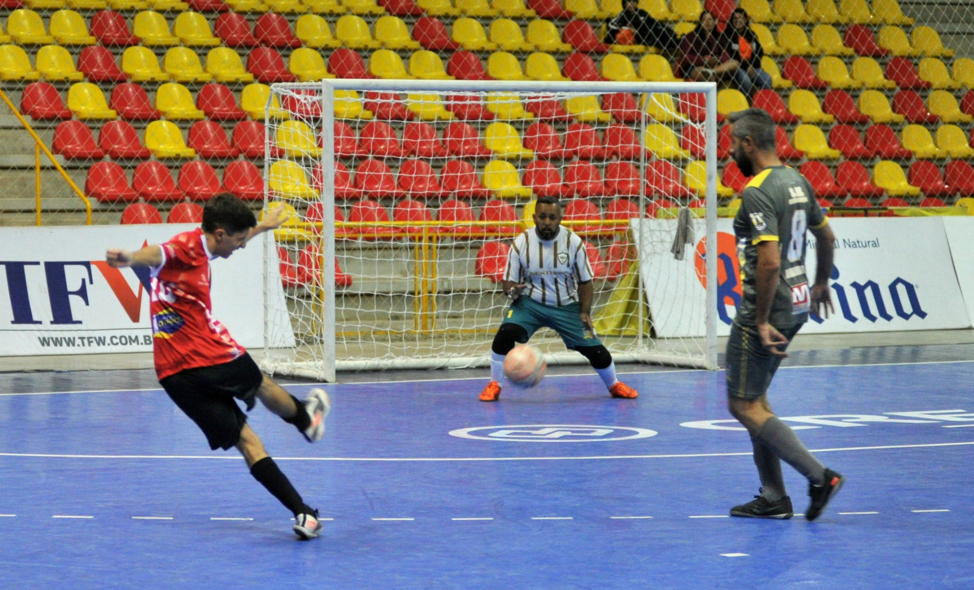 Ontem (1), a Fadi Sorocaba derrotou o Alcatéia por 1 a 0.
