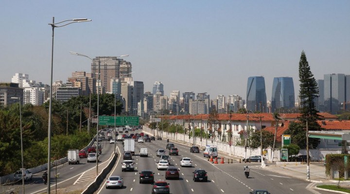 O rodízio de veículos está suspenso em São Paulo nesta sexta-feira (15), por conta do feriado 