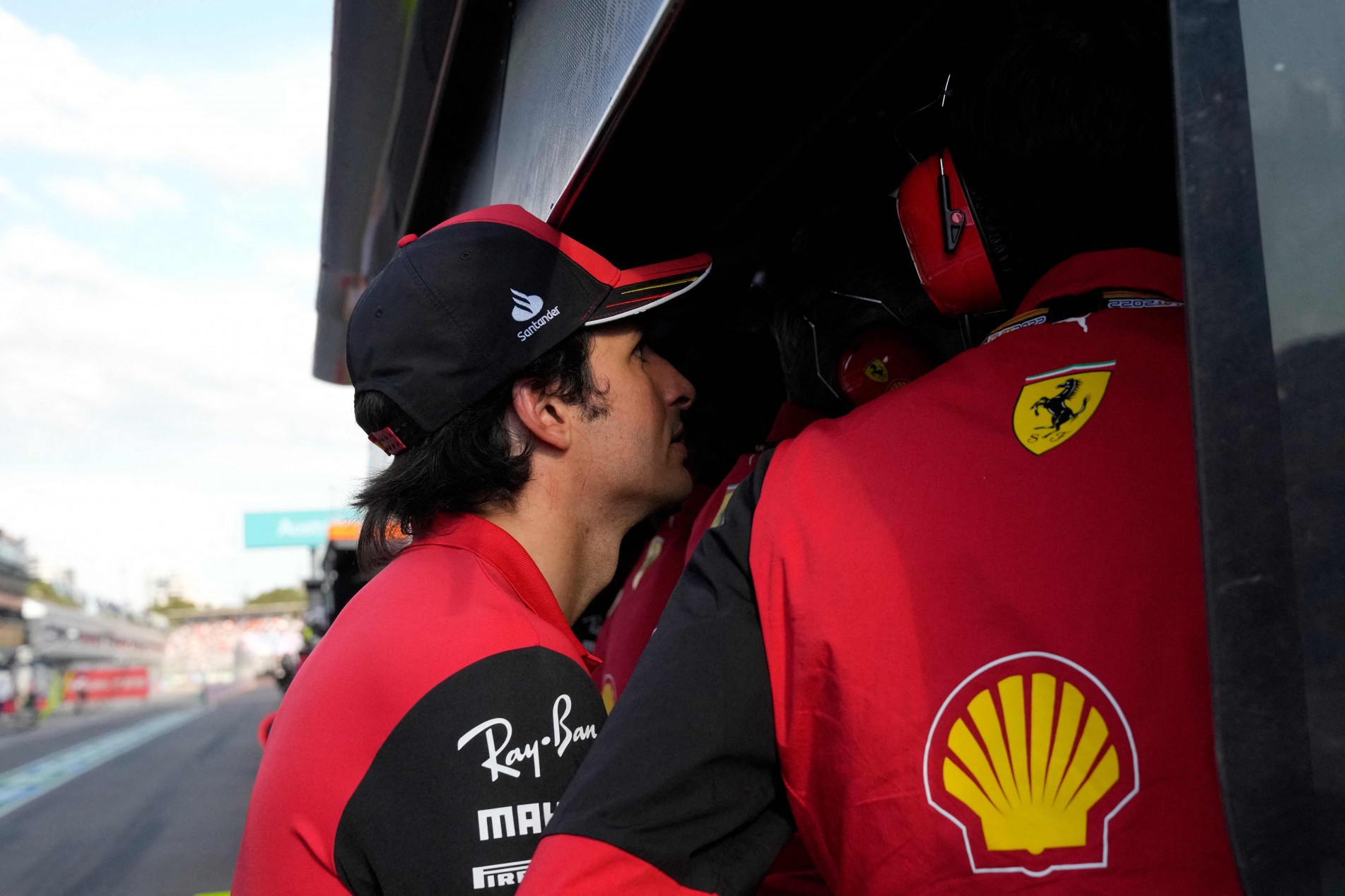 Carlos Sainz Jr. teve contrato renovado até 2024.