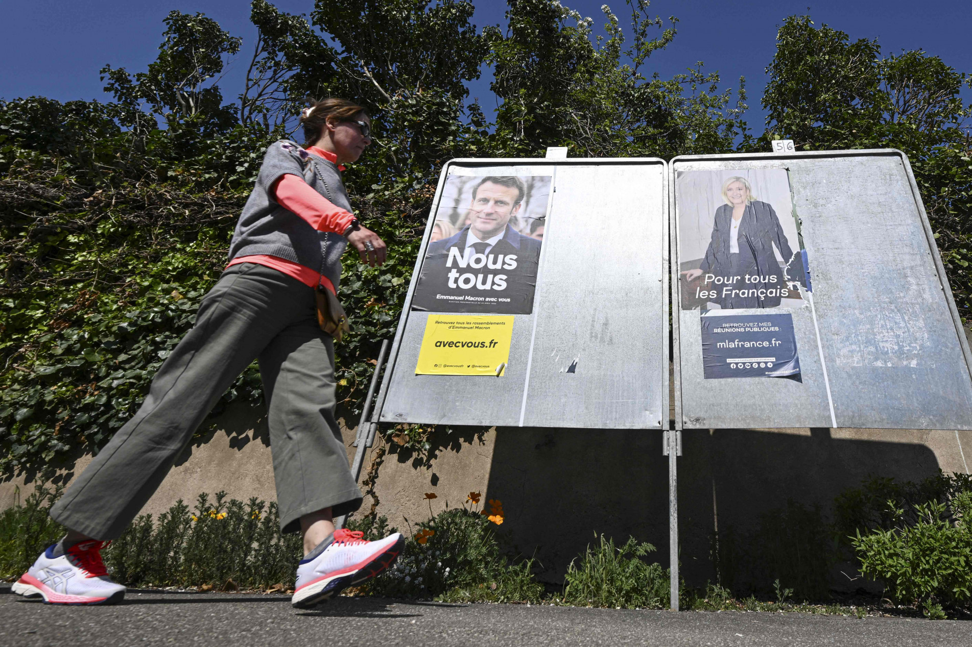 Disputa eleitoral na França
      