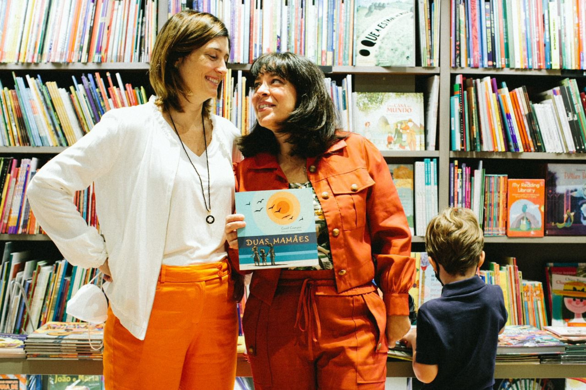 Simone Santos com a escritora Carol Campos