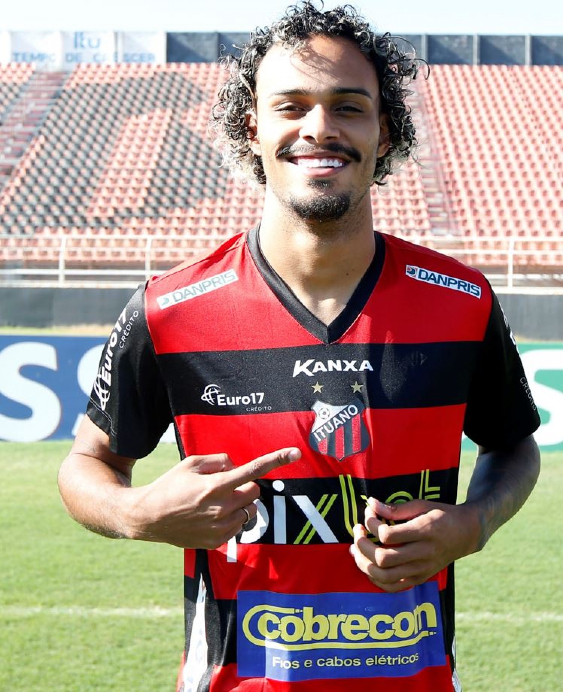 Atacante Chrigor pode estrear.