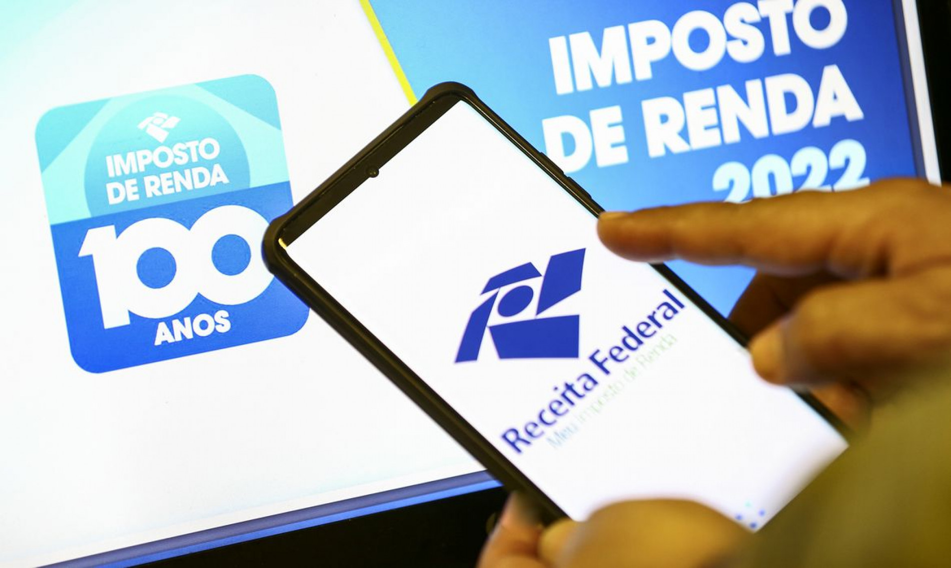 Lula avalia iniciar a amplia&ccedil;&atilde;o da faixa de isen&ccedil;&atilde;o da tabela ano para quem ganha dois sal&aacute;rios m&iacute;nimos 
    