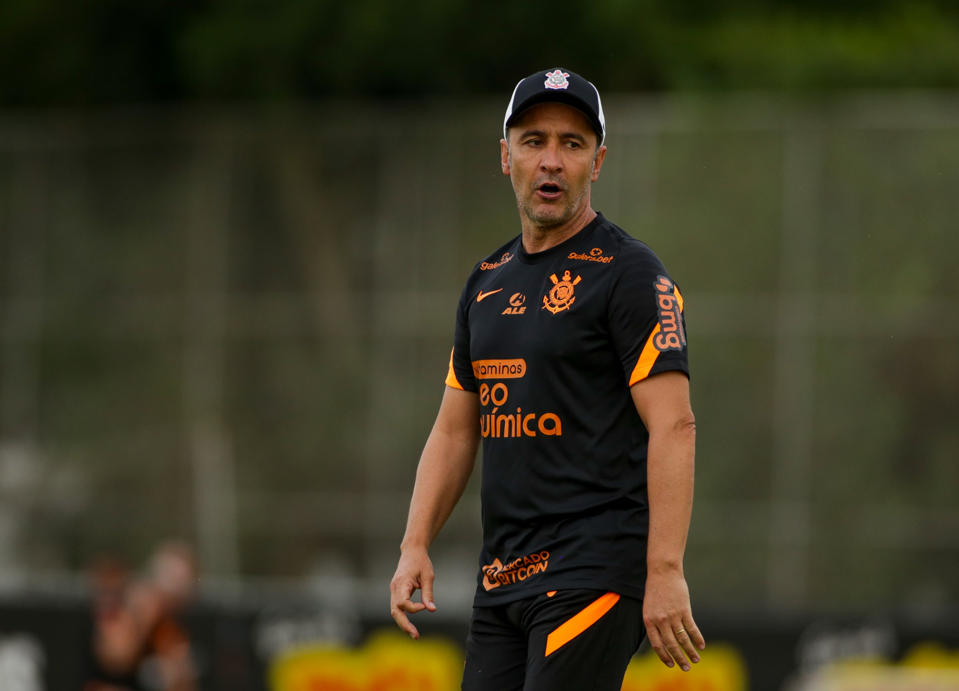 Português foi muito criticado por derrota no dérbi.