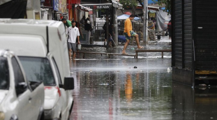As chuvas t&ecirc;m causado alagamentos e transtornos no Rio 