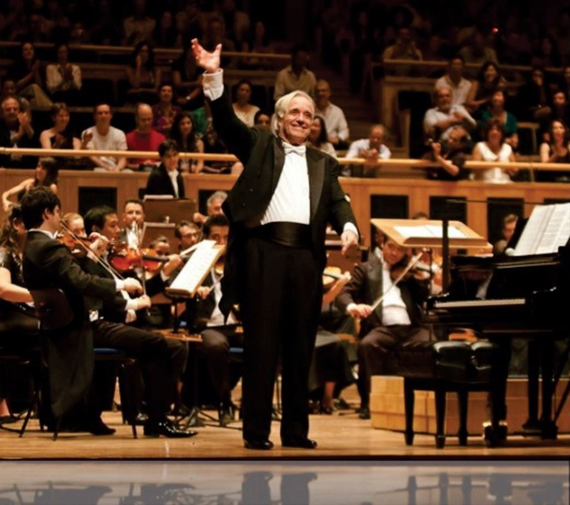Maestro João Carlos Martins comanda concerto gratuito na cidade.