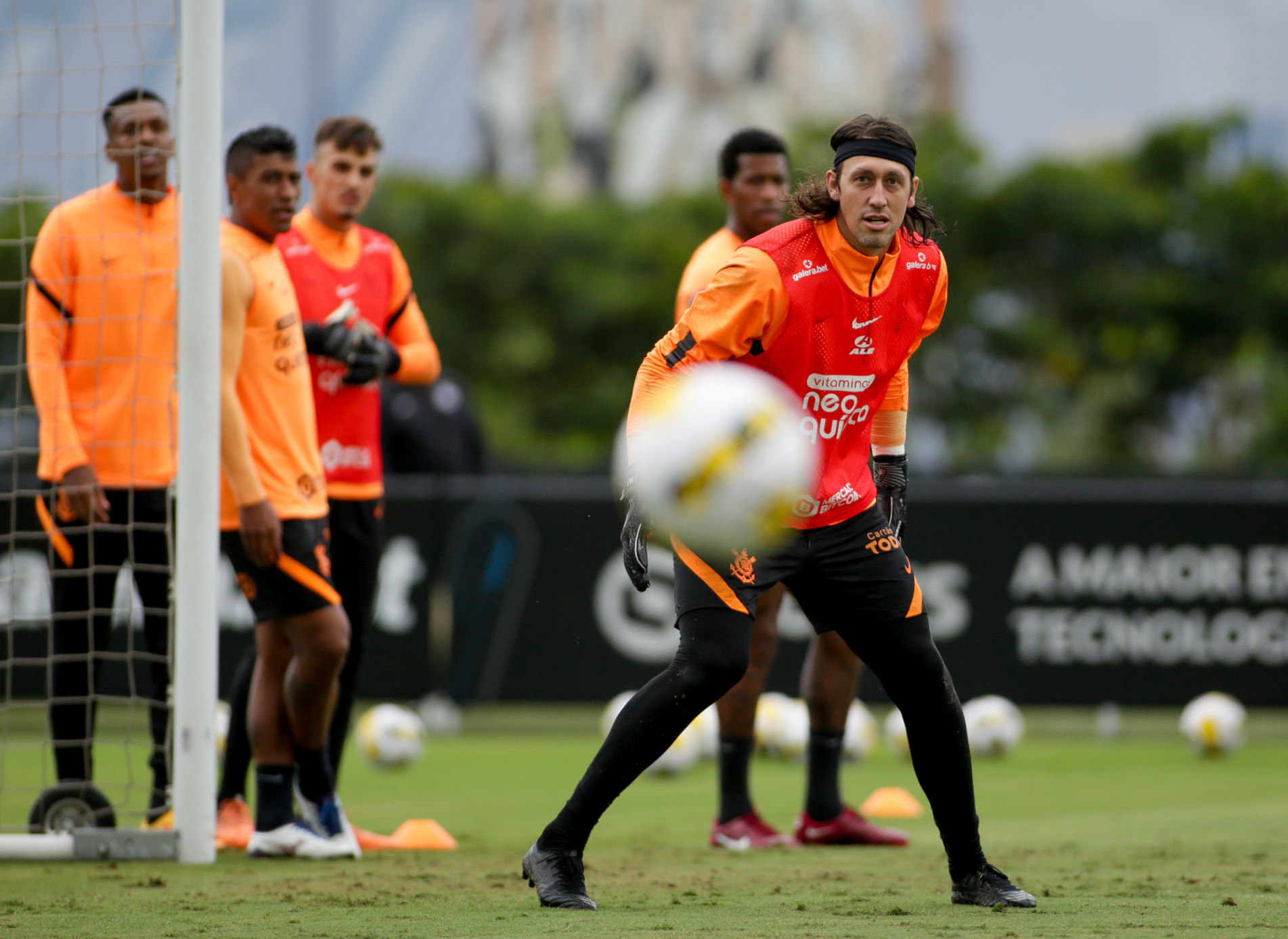Time será titular; dúvida é a presença do técnico.