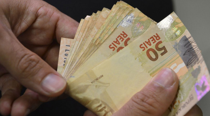 Aux&iacute;lio Brasil