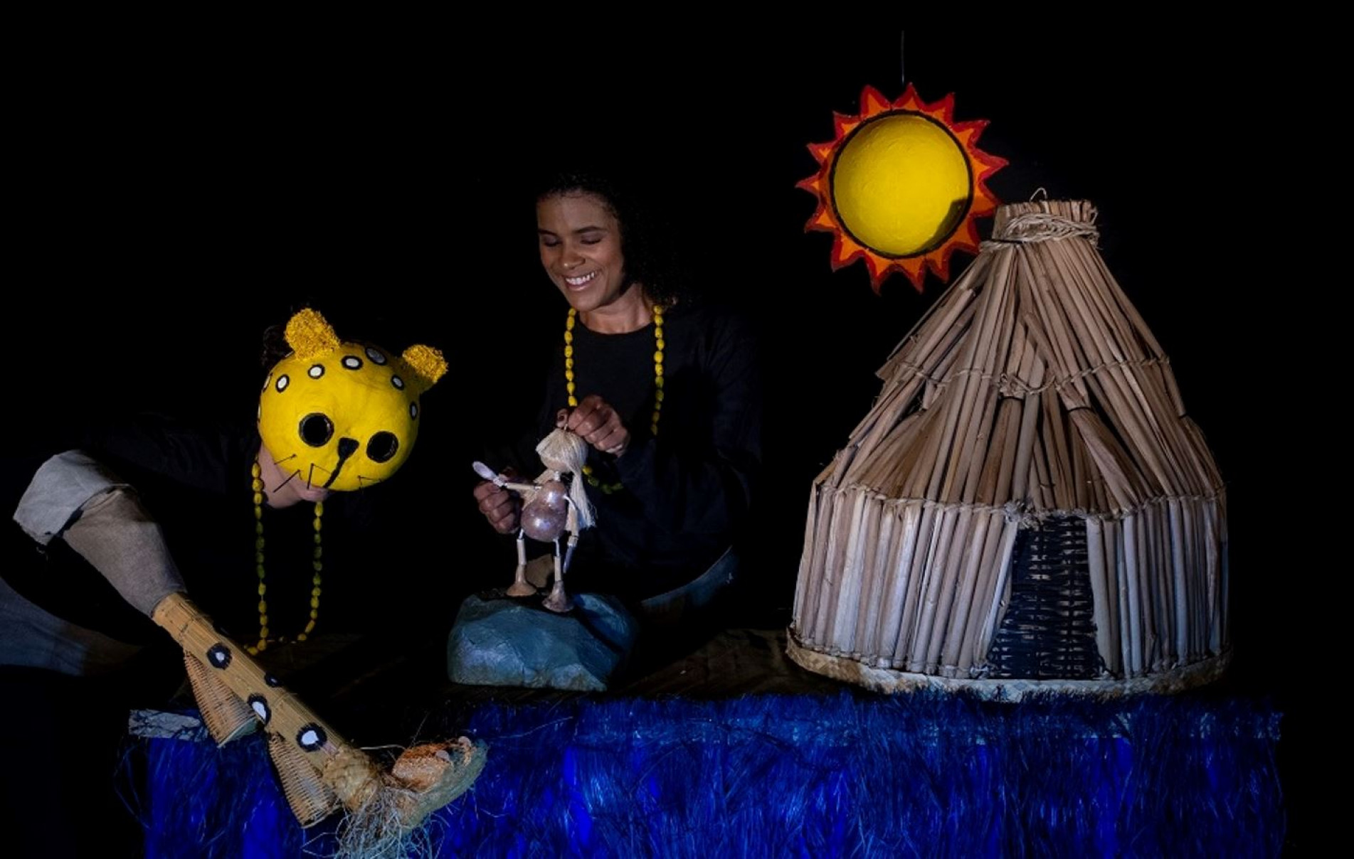 Peça, da cia de teatro BuZum!, é uma homenagem à cultura indígena e aos costumes desse povo.