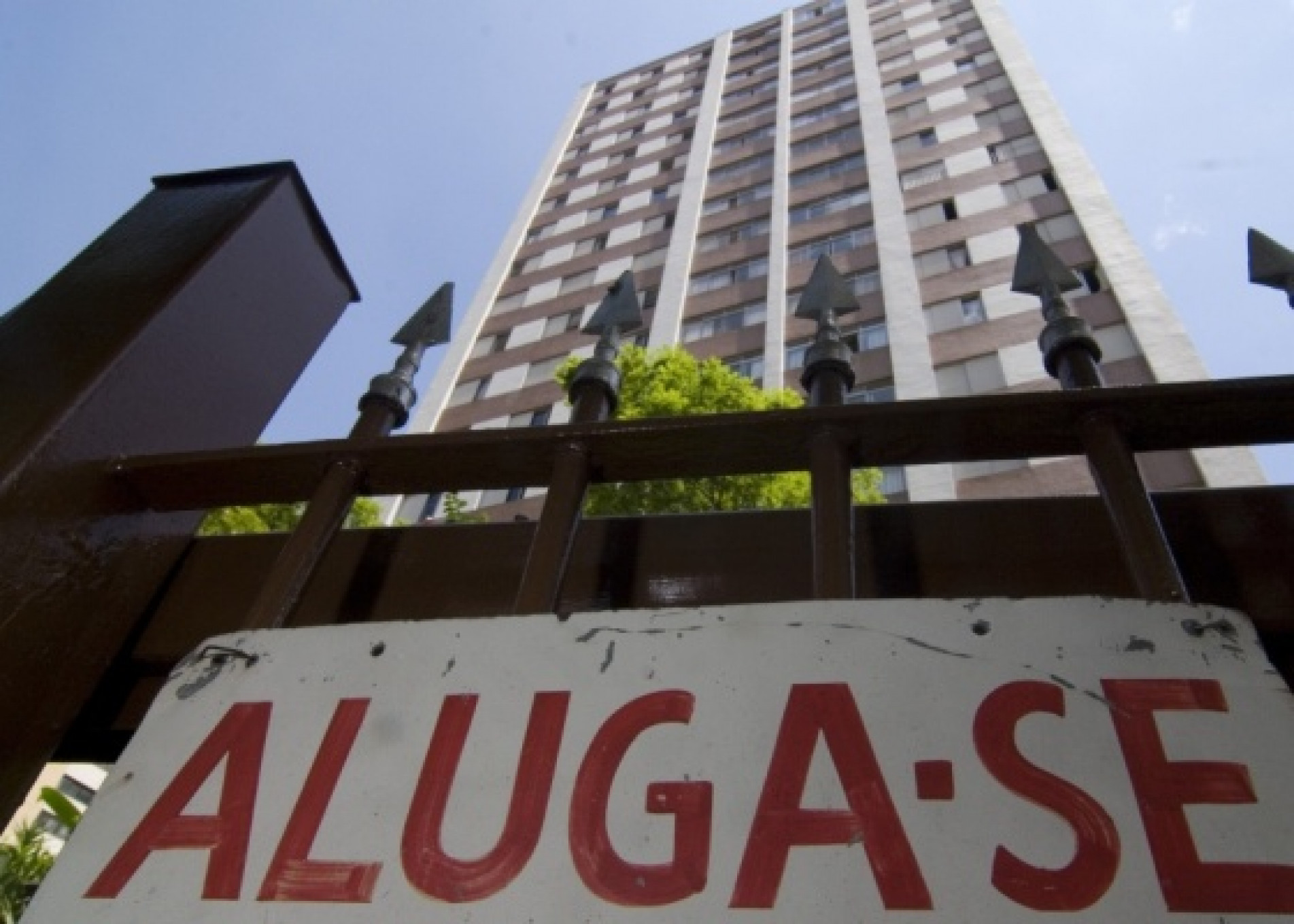 Aluguel residencial sobe 1,05% em julho, após queda de 0,31% em junho, diz FGV