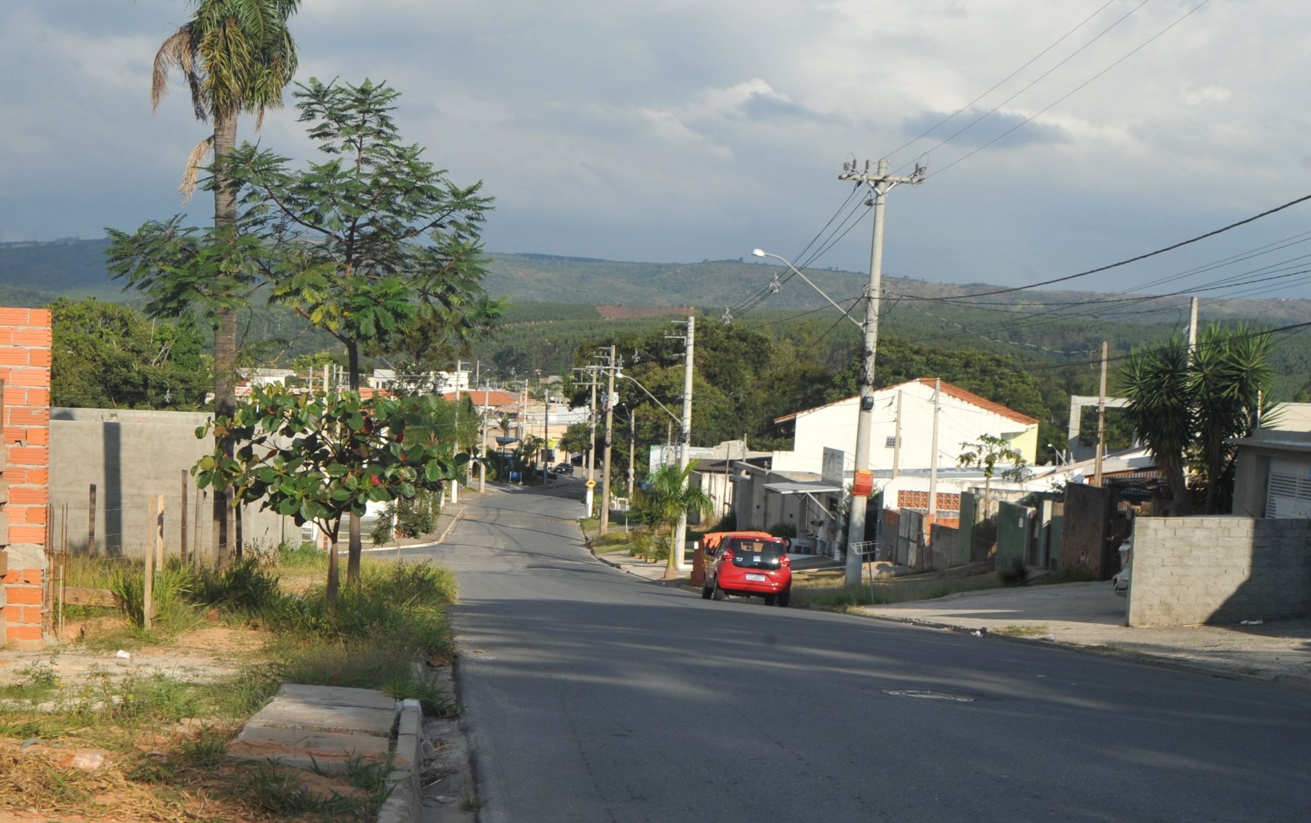 Cantigas, barulhos de correntes e cavalos pelas ruas: verdade ou lenda?