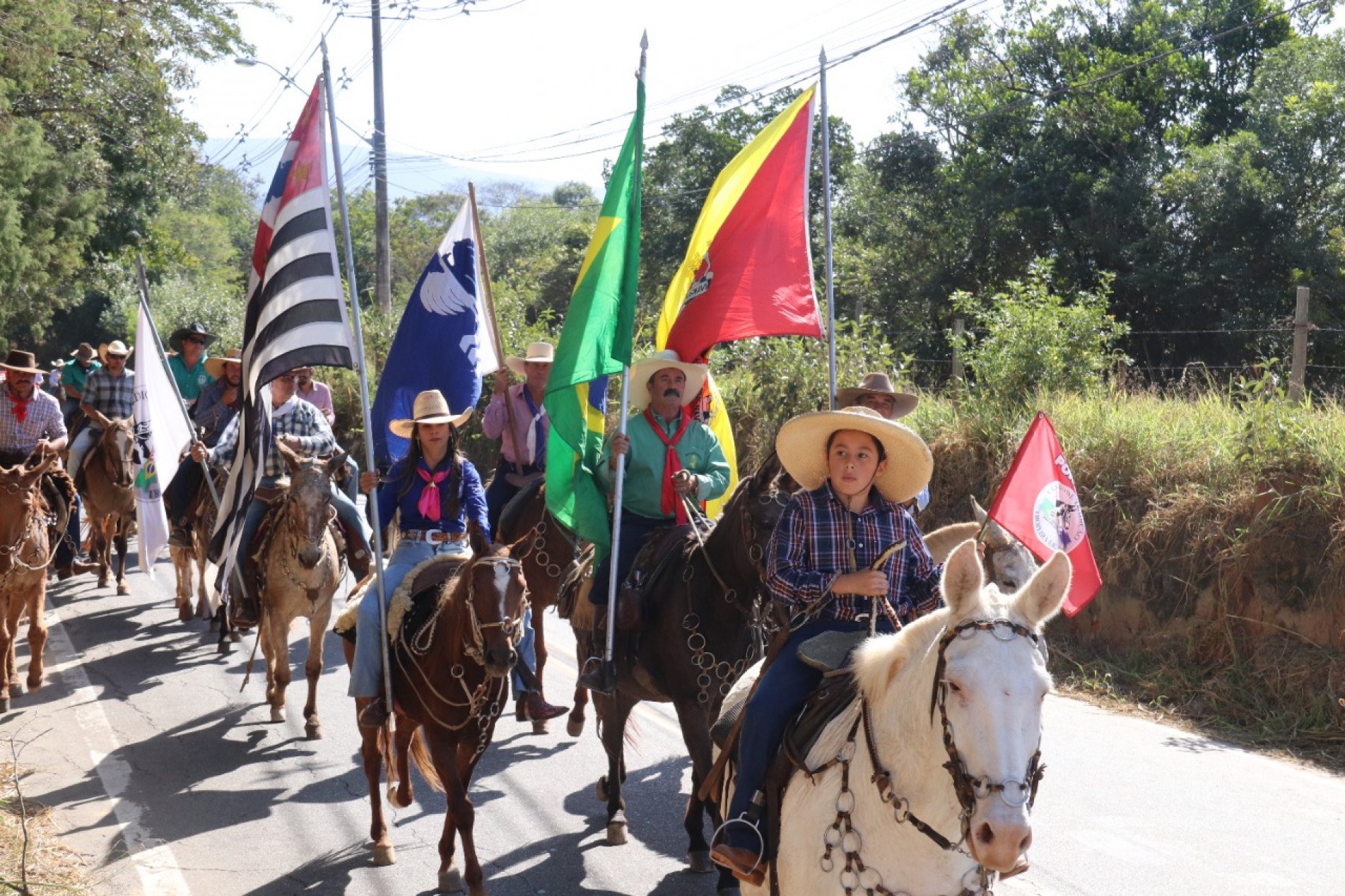 Tropeada Itarar&eacute;-Sorocaba em Desfile dos Tropeiros e da Cavalgada Solid&aacute;ria