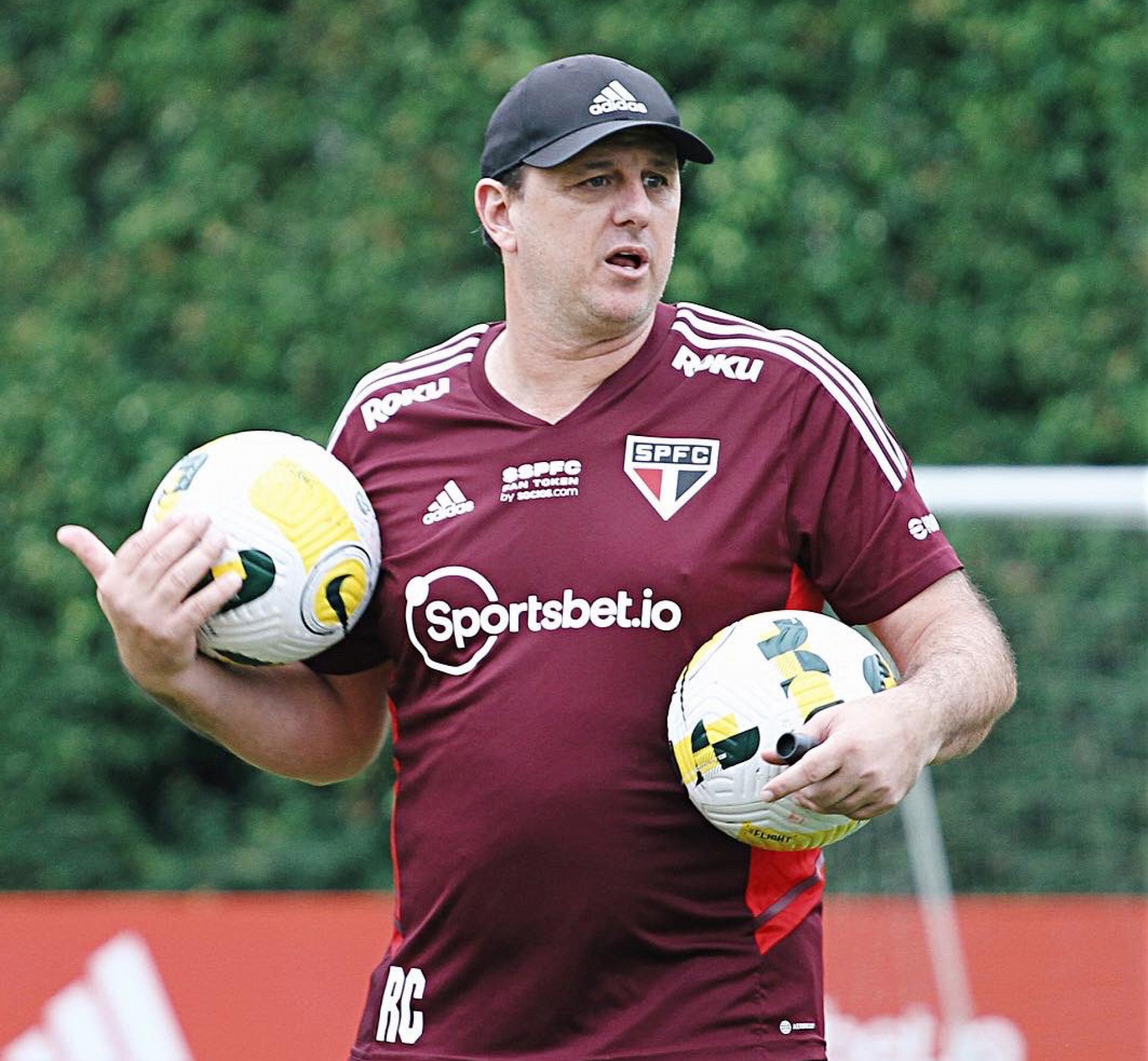 Tricolor terá seis desfalques.
