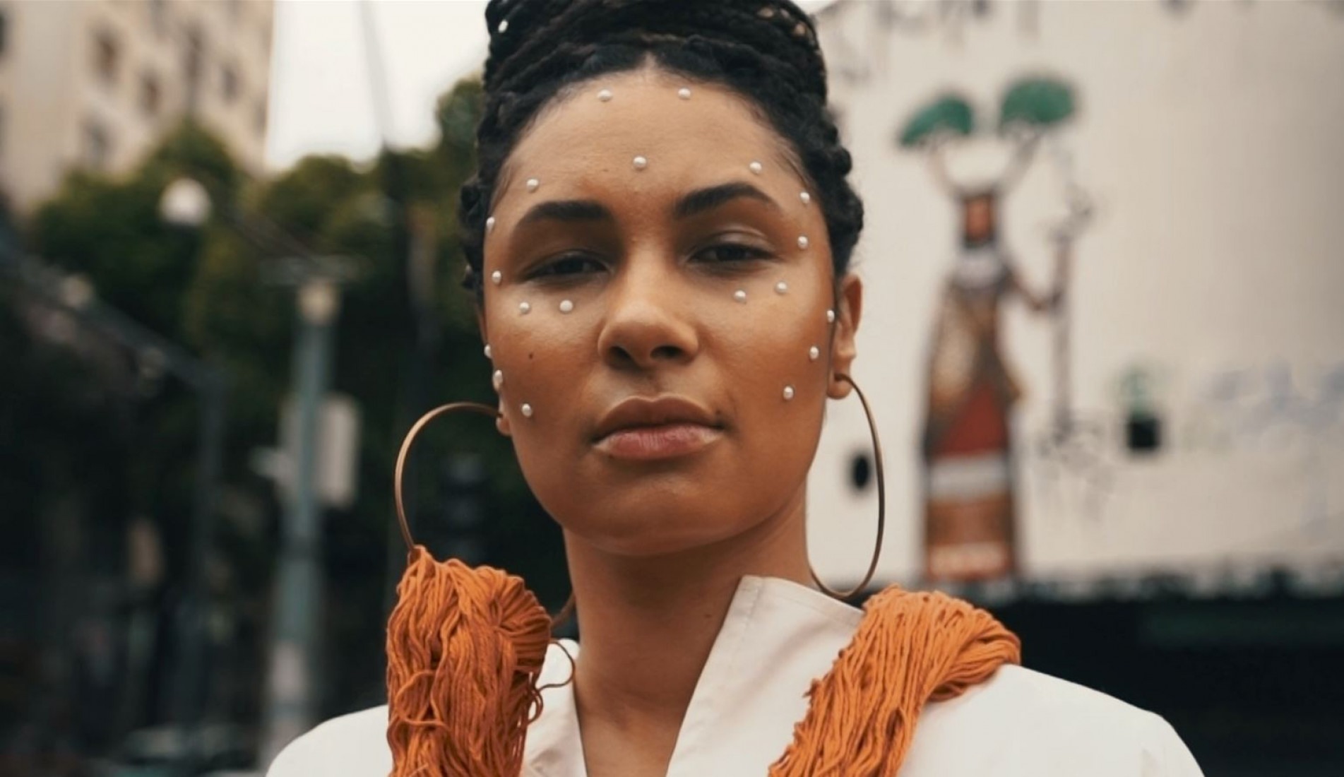 Ancestralidade afropop mineira de Maíra Baldaia fecha o projeto no dia 19.
