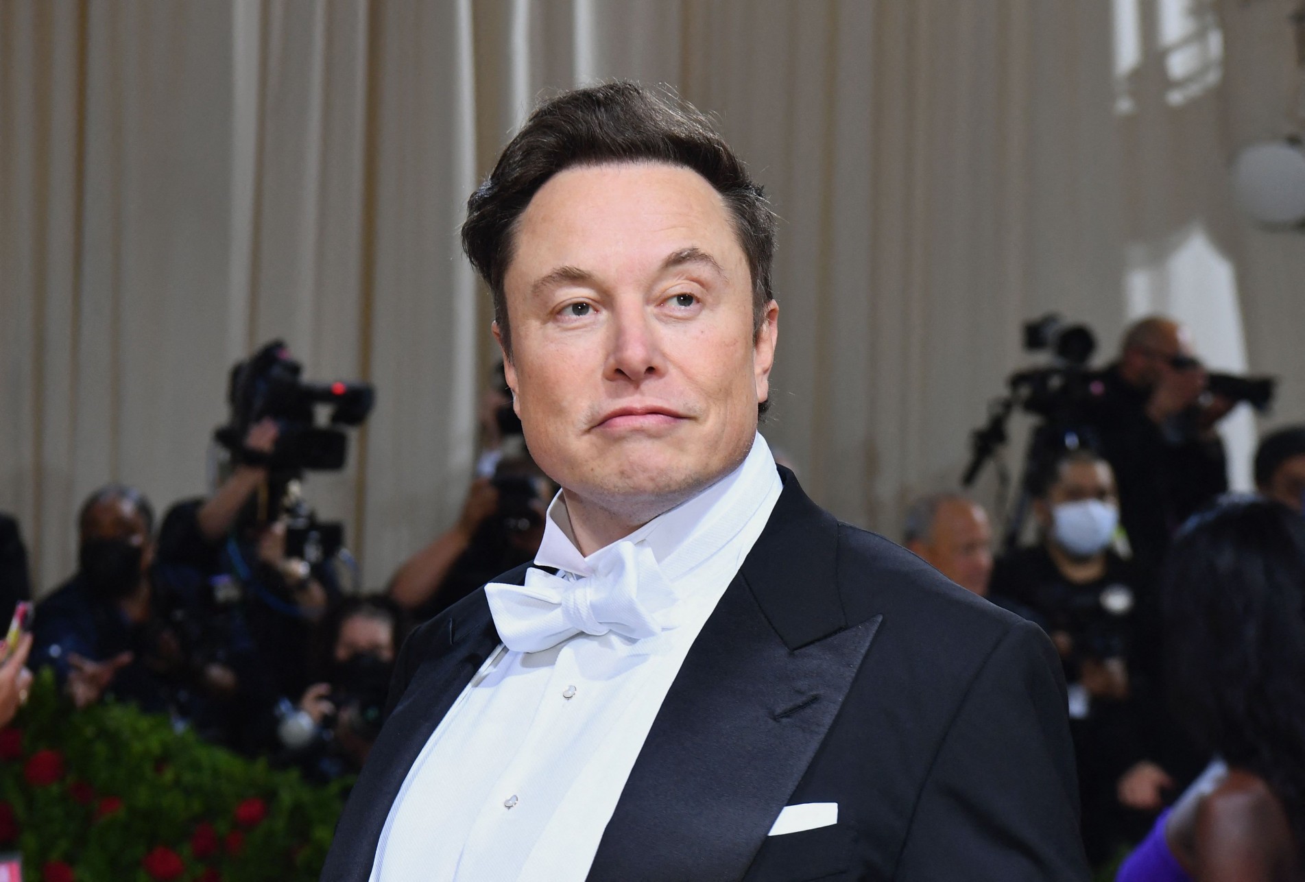 Elon Musk

      