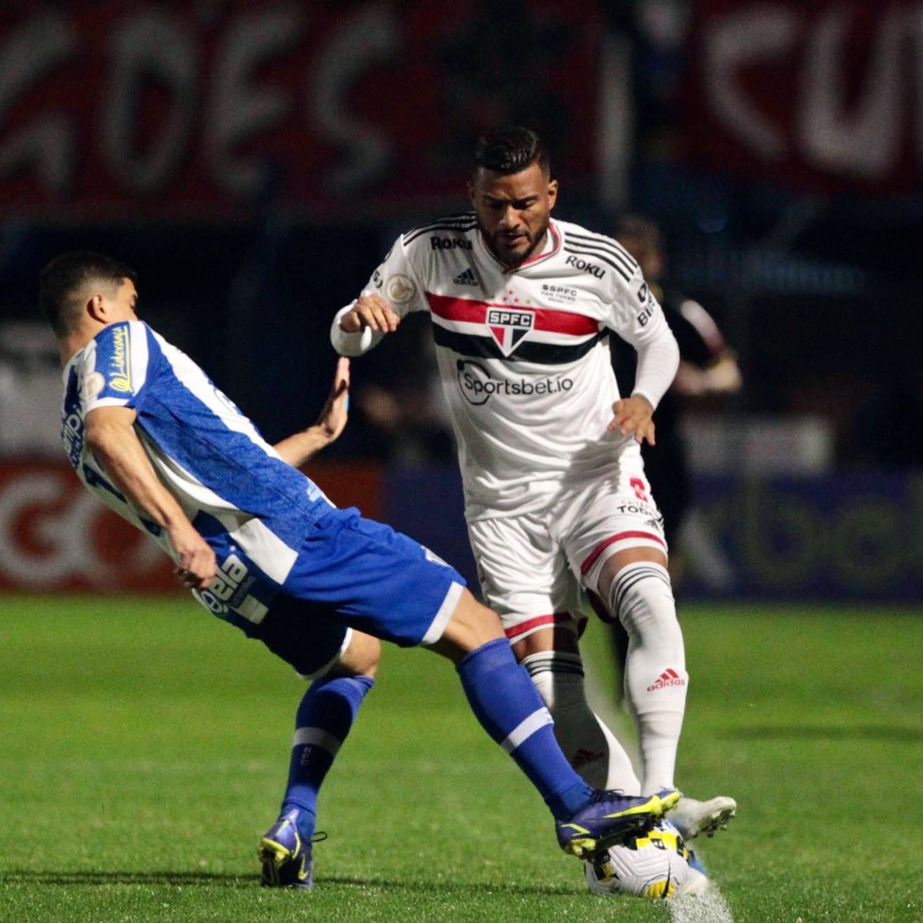 Reinaldo abriu o placar.