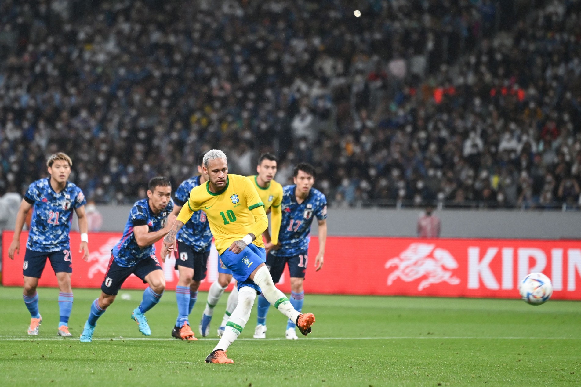 Neymar marcou o único gol do jogo, no segundo tempo.