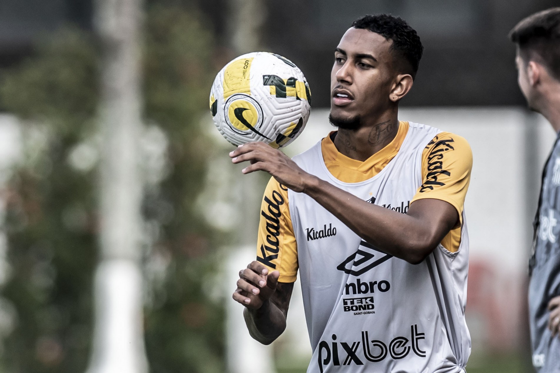 Rwan Seco pode ser titular.