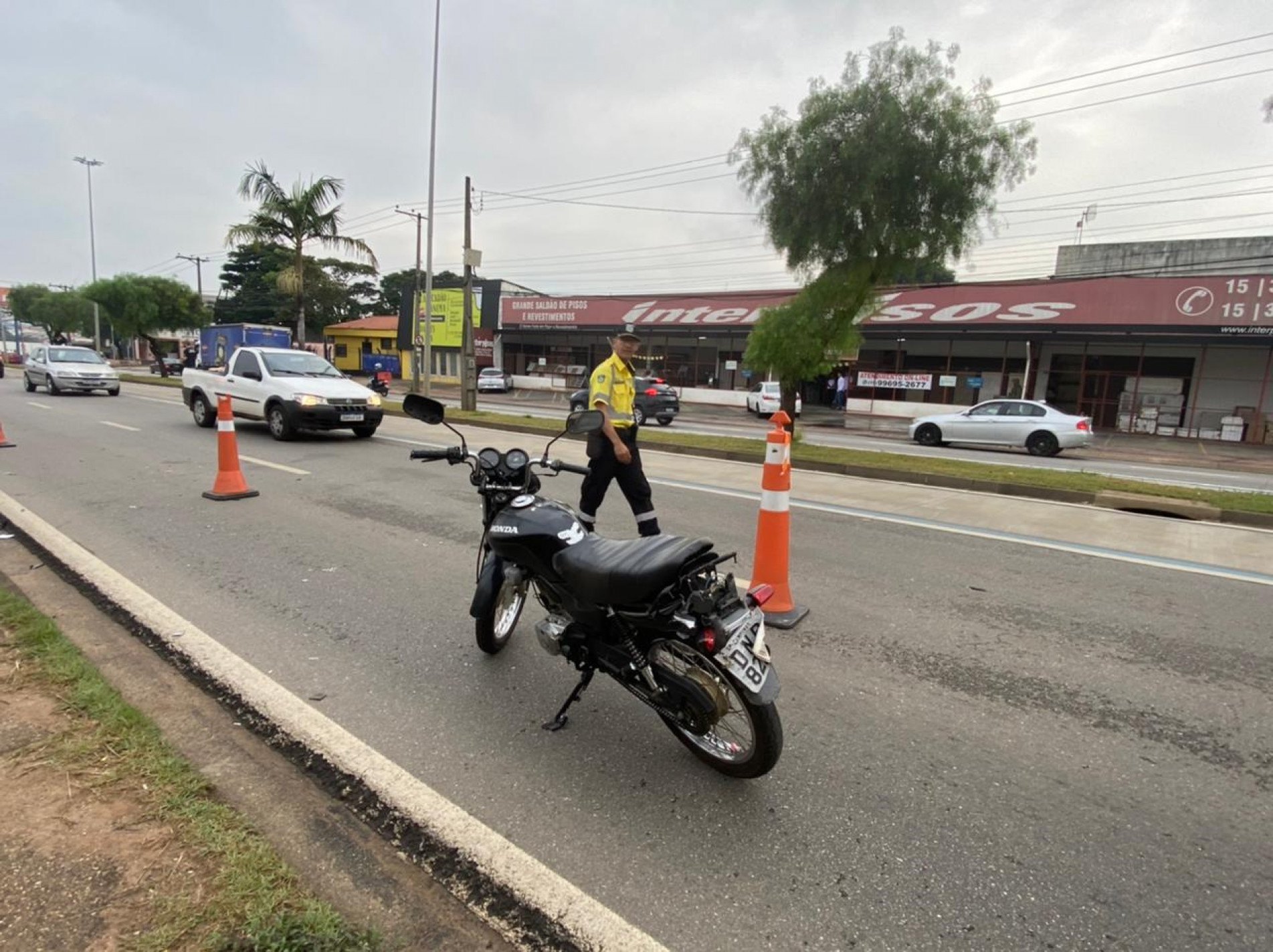 Maria Fernanda Amaro de Almeida morreu após cair da motocicleta do pai e ser atropelada por um caminhão 