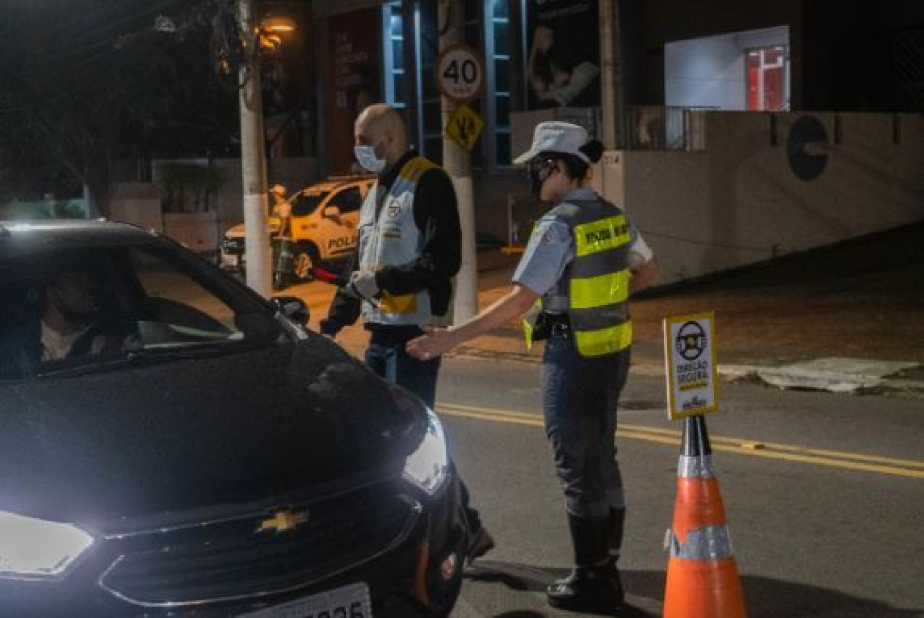 Durante as blitze da Operação Direção Segura Integrada, departamento registrou 585 ocorrências no mês passado