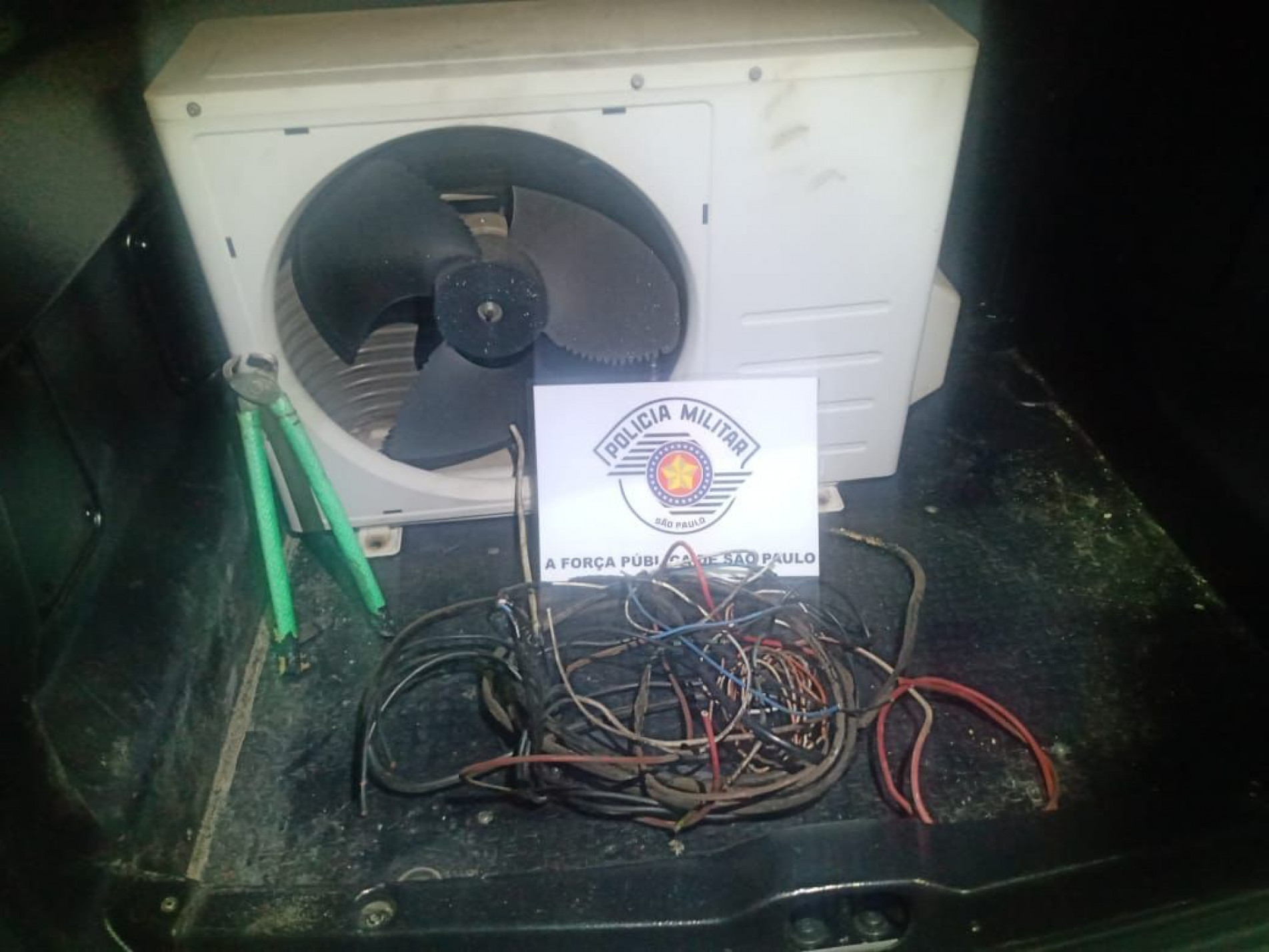 Homem de 36 anos furtou ar-condicionado e fios de energia 