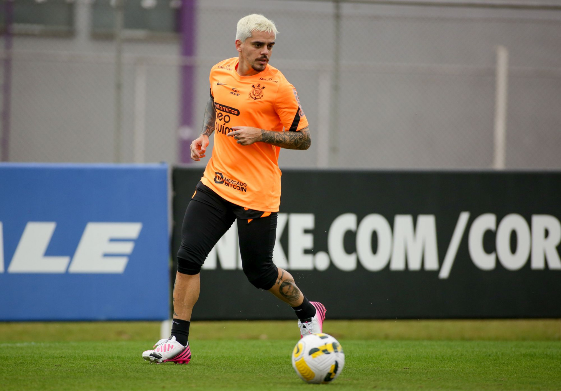Fagner treinou ontem.