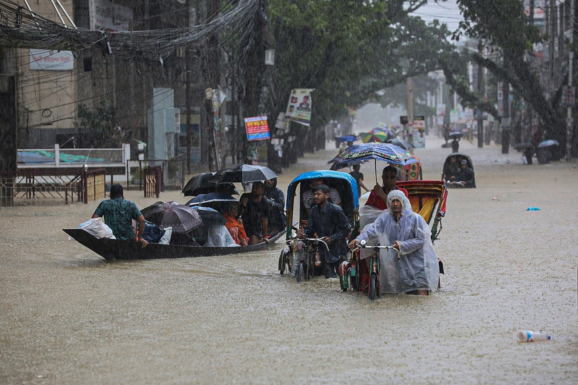 Inundações do período das Monções se espalham por todas as regiões de Bangladesh